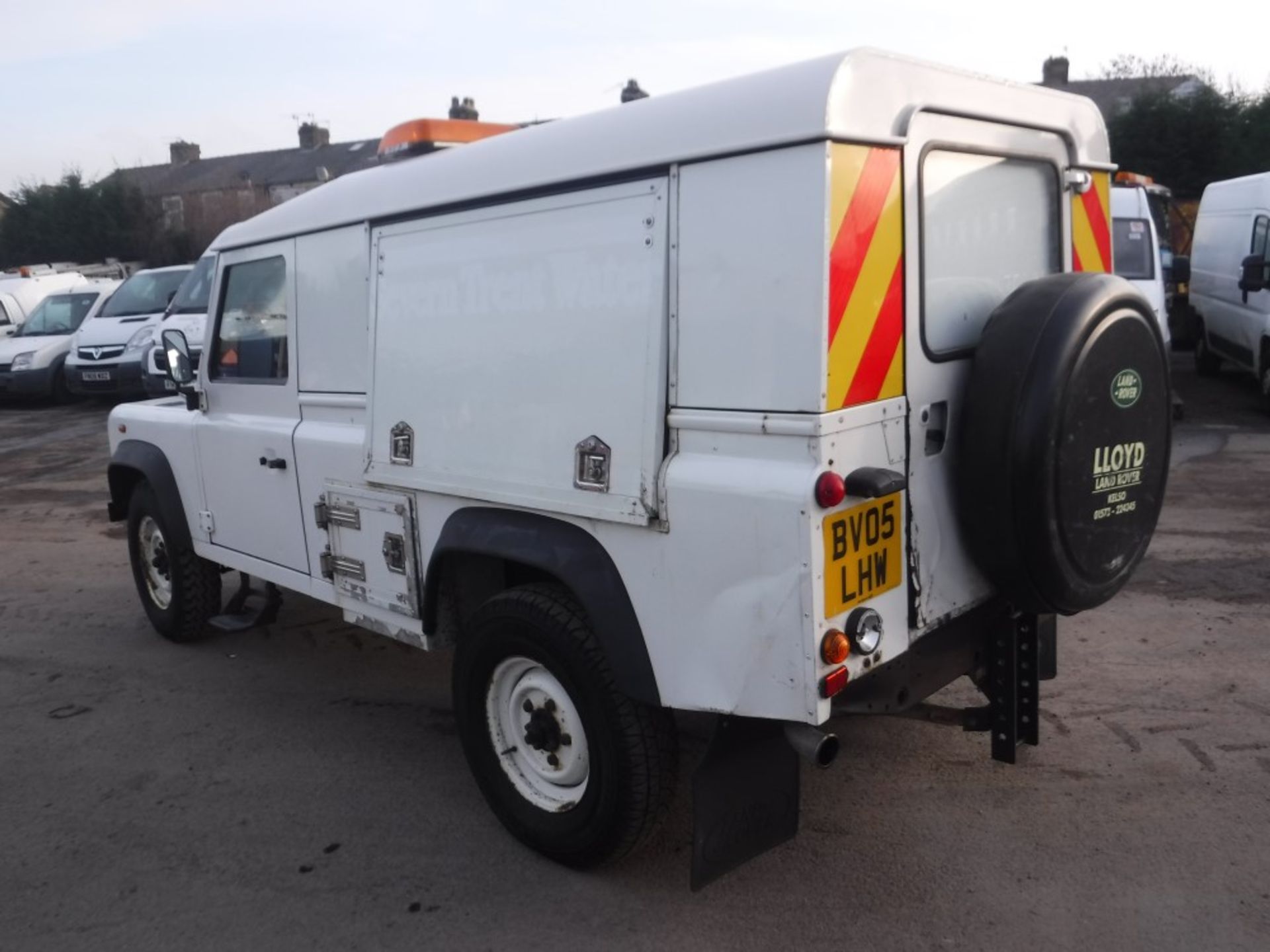 05 reg LAND ROVER DEFENDER 110 HARDTOP TD5, 1ST REG 04/05, 153639M WARRANTED, V5 HERE, 1 OWNER - Image 3 of 5