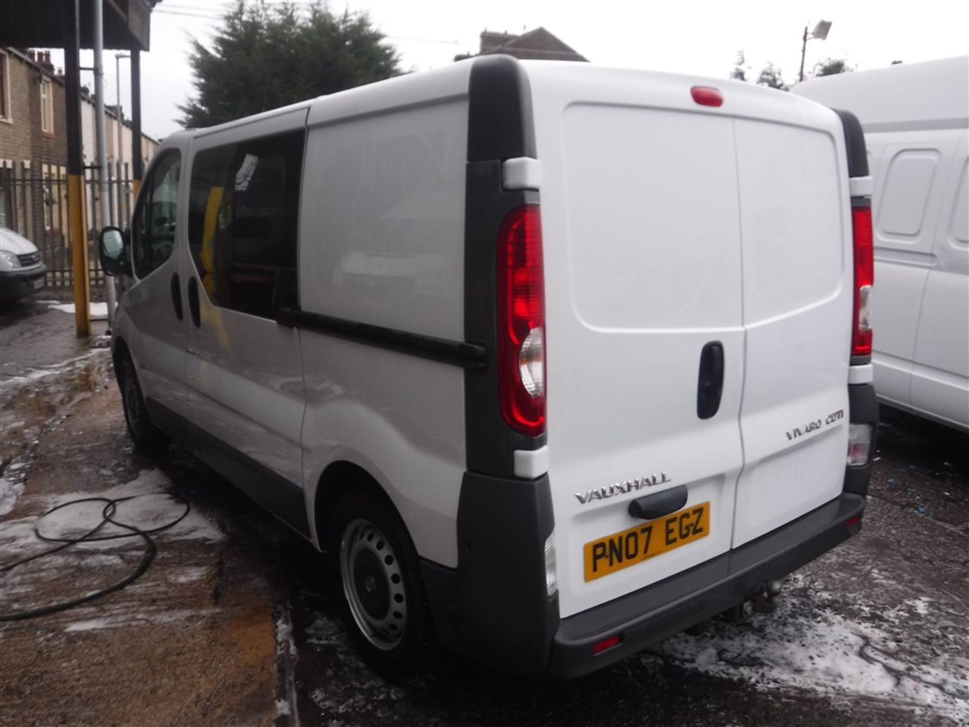 07 reg VAUXHALL VIVARO 2900 D/C SWB, 1ST REG 04/07, TEST 04/17, 74227M WARRANTED, V5 HERE, 1 OWNER - Image 3 of 6