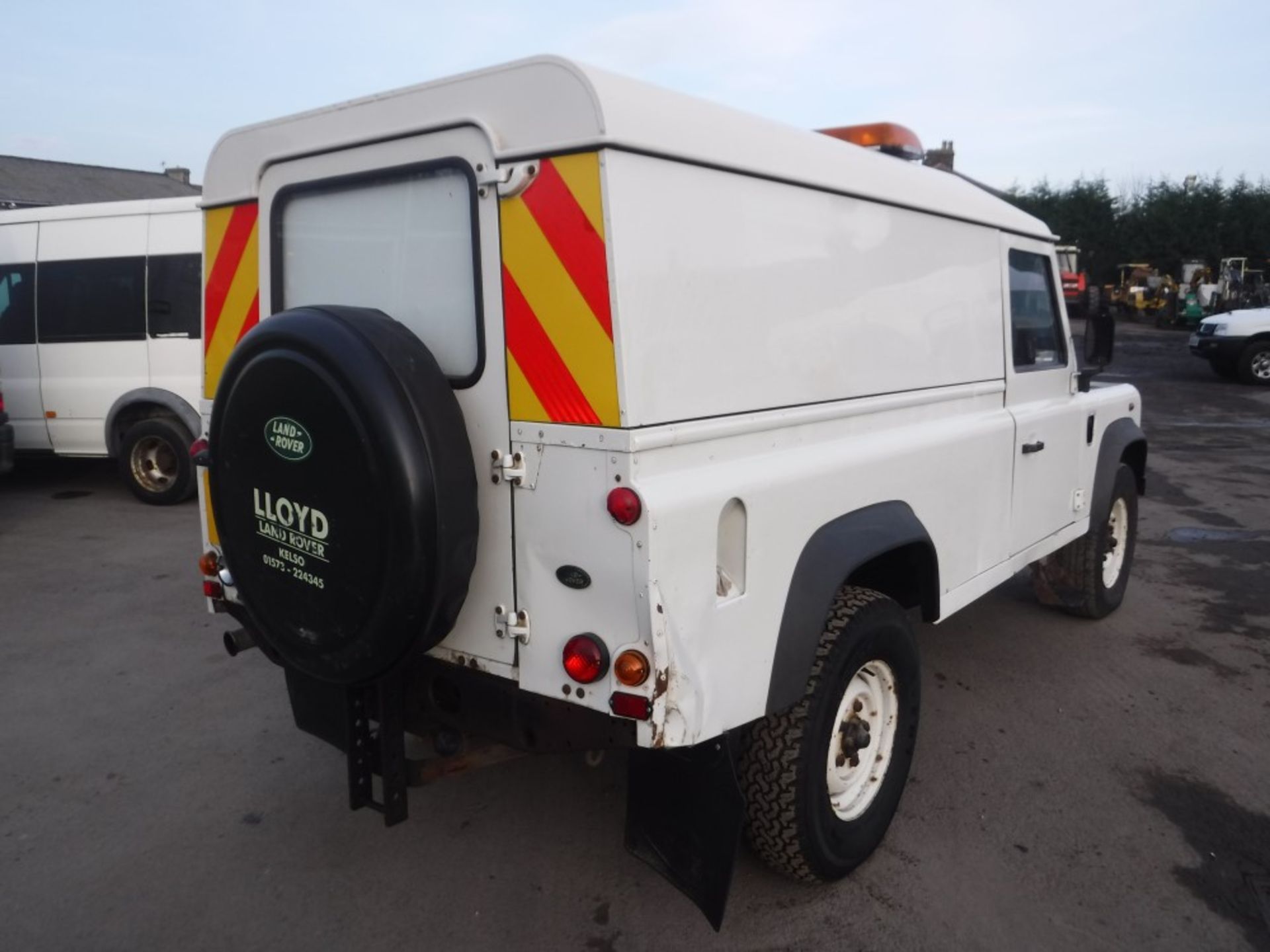 05 reg LAND ROVER DEFENDER 110 HARDTOP TD5, 1ST REG 04/05, 153639M WARRANTED, V5 HERE, 1 OWNER - Image 4 of 5