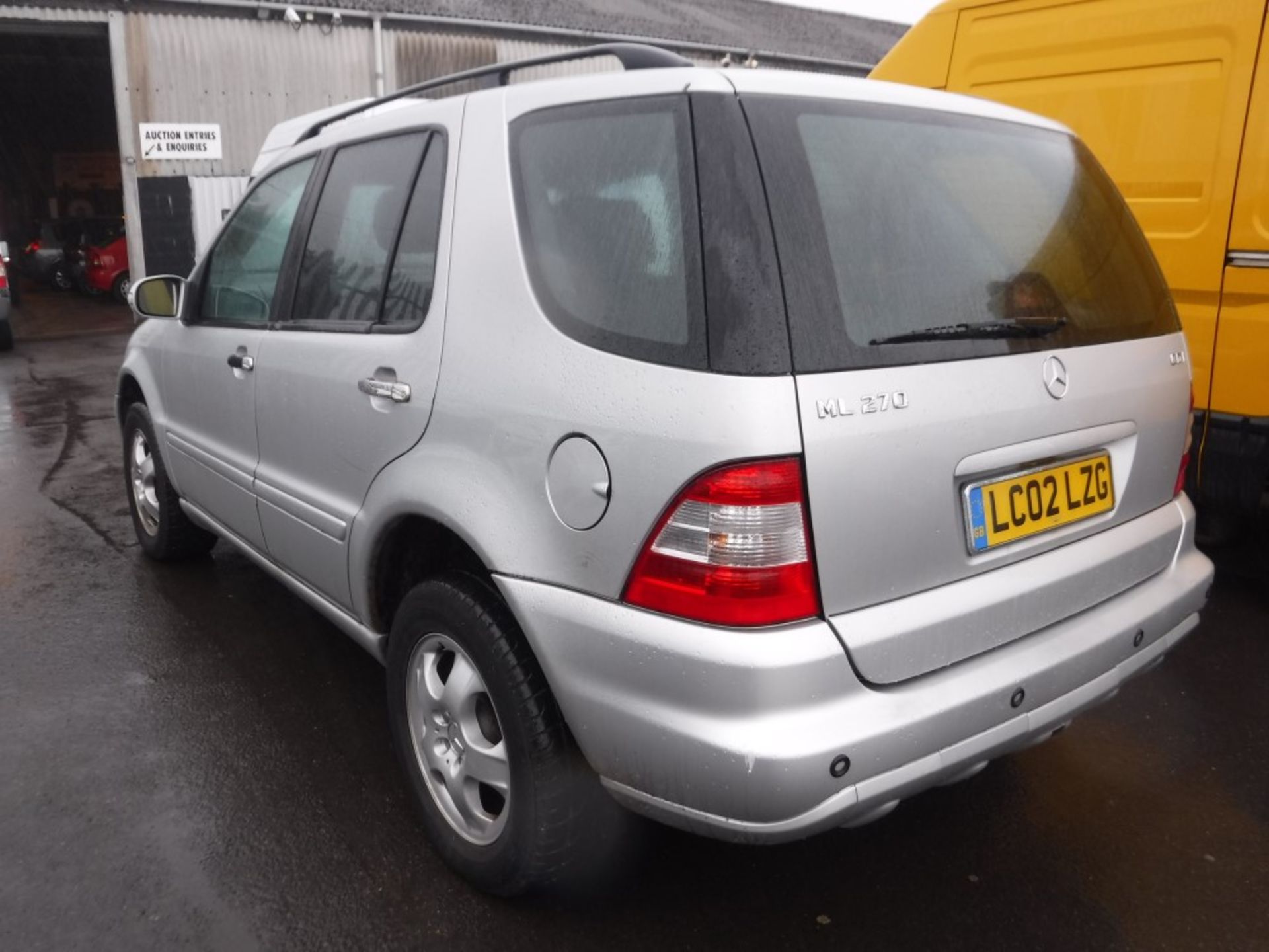 02 reg MERCEDES ML270 CDI AUTO, 1ST REG 08/02, TEST 08/17, 120059M NOT WARRANTED, V5 HERE, 9 - Image 3 of 5