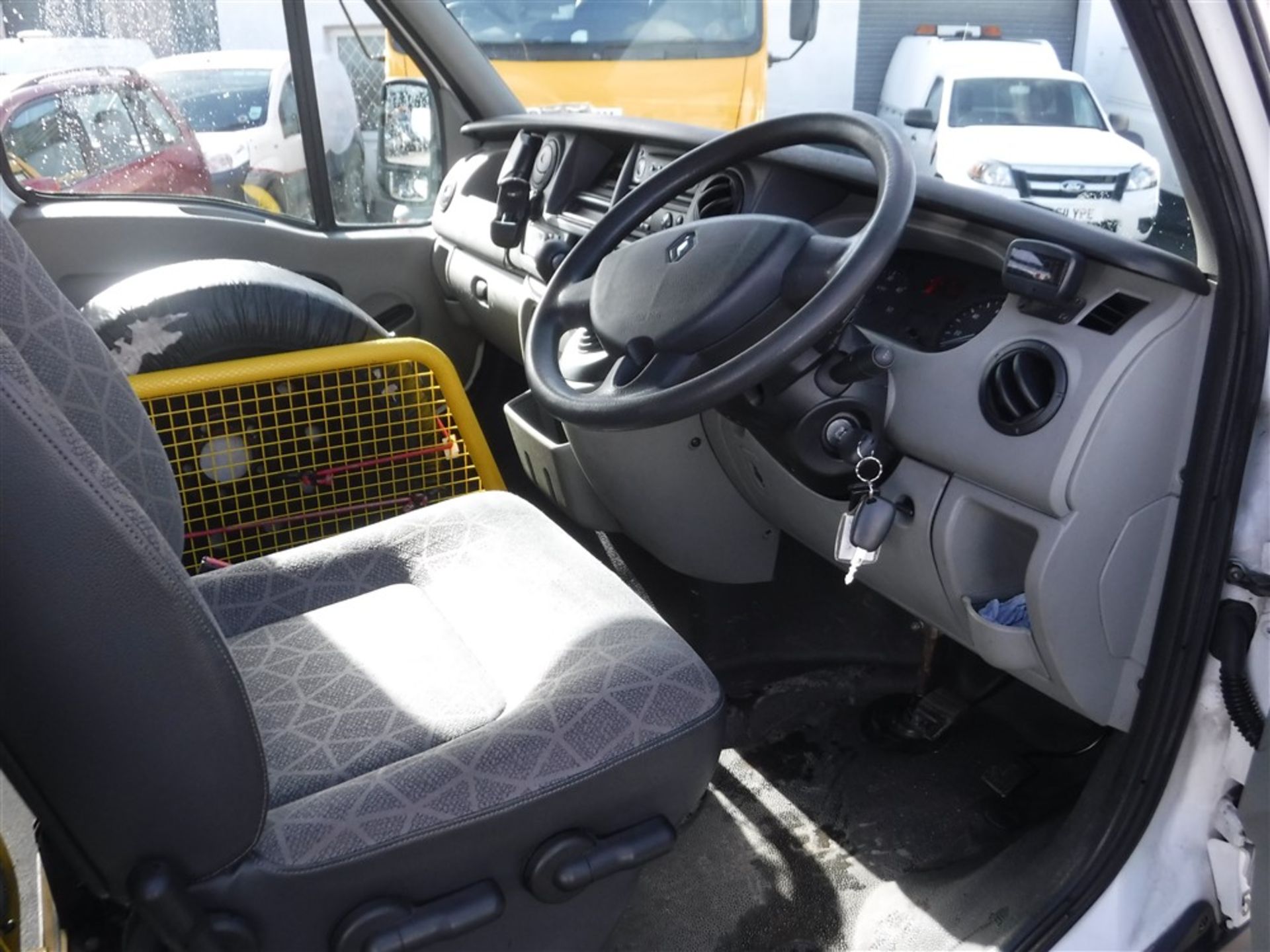 58 reg RENAULT MASTER ACCESSIBLE MINIBUS C/W COIF, 1ST REG 09/08, TEST 08/17, 142210KM, V5 HERE, 1 - Image 6 of 6