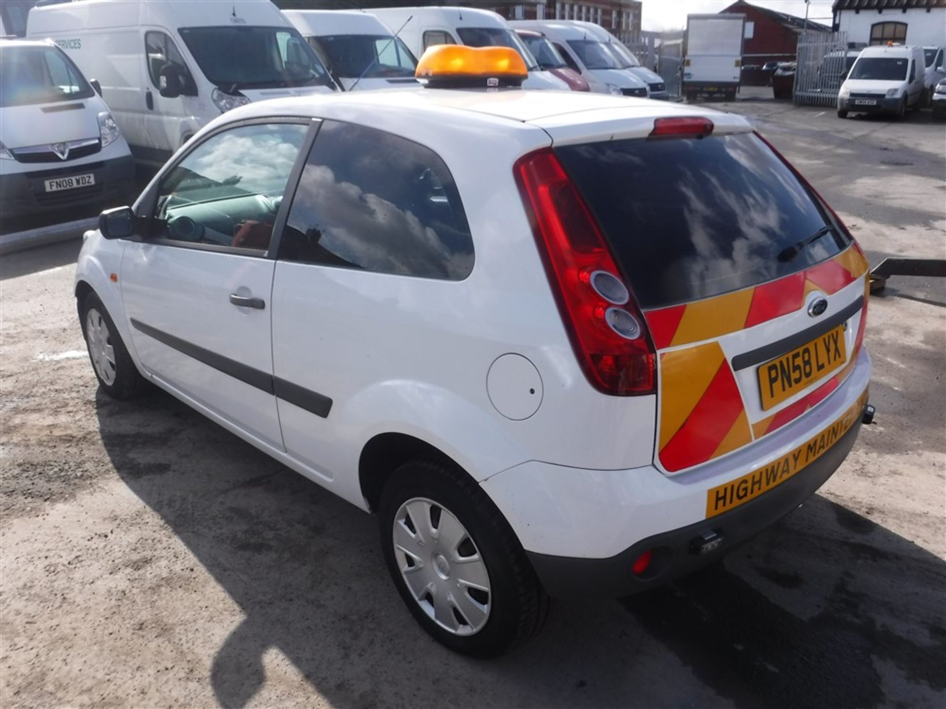 58 reg FORD FIESTA TDCI VAN, 1ST REG 09/08, TEST 09/17, 119005M, V5 HERE, 1 OWNER FROM NEW (DIRECT - Image 3 of 5