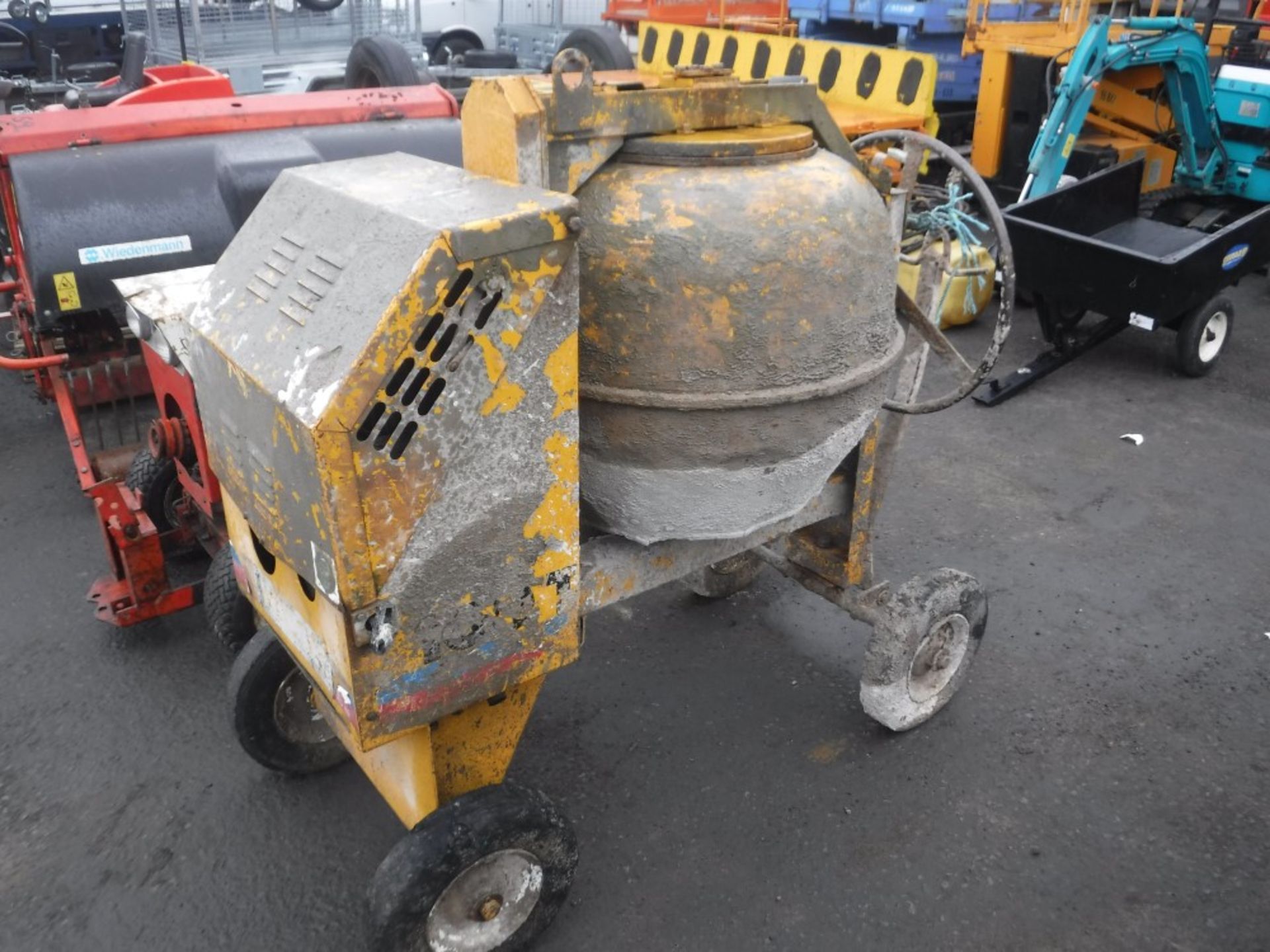 WINGET DIESEL ELECTRIC START SITE CONCRETE MIXER [NO VAT]