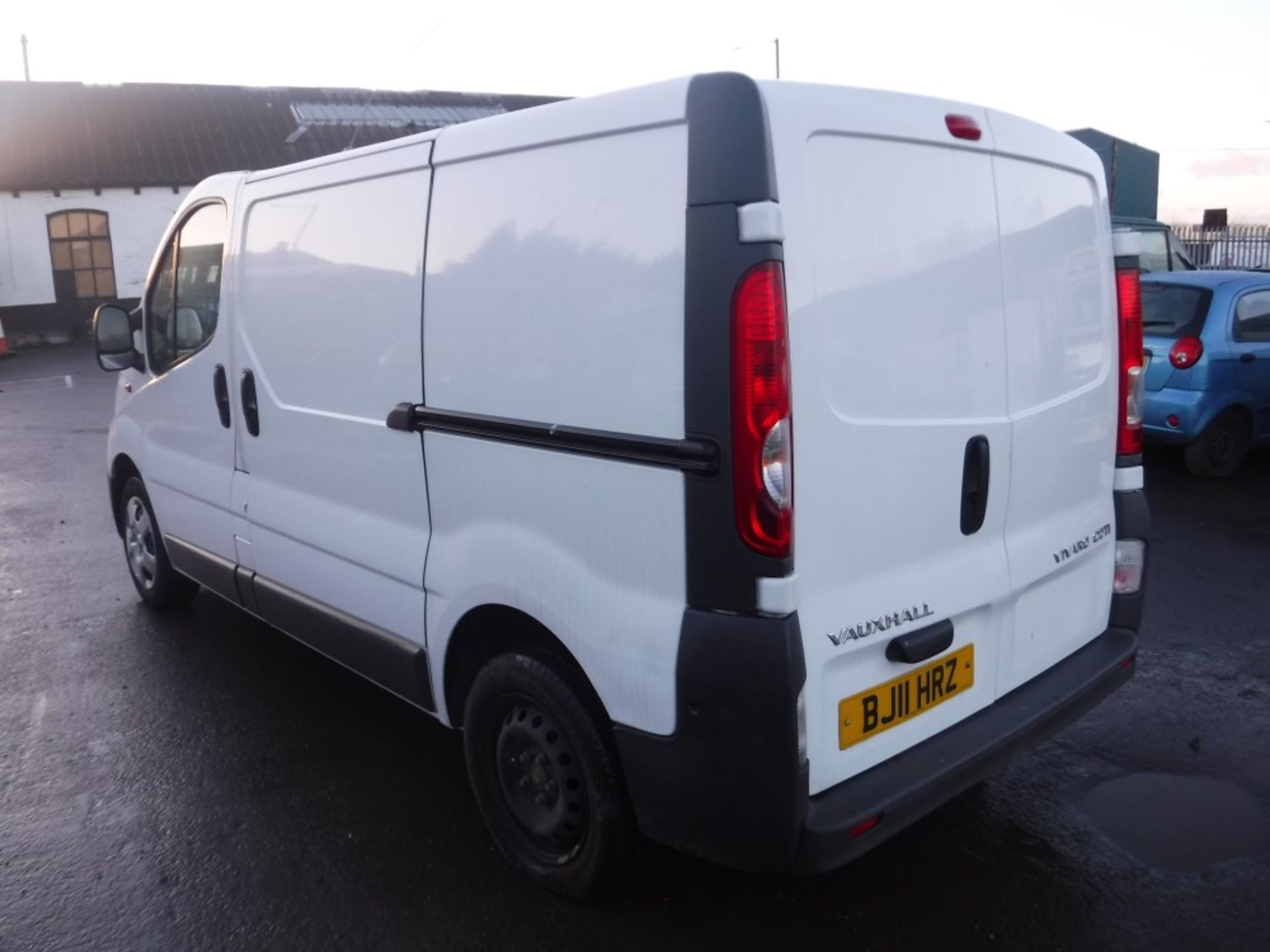 11 reg VAUXHALL VIVARO 2700 CDTI SWB, 1ST REG 05/11, 114252M WARRANTED, V5 HERE, 1 FORMER - Image 3 of 5