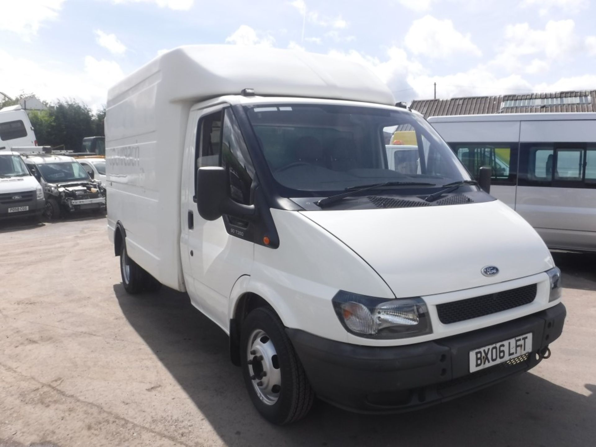 06 reg FORD TRANSIT 350 MWB TD BOX VAN, 1ST REG 04/06, 90464M WARRANTED, V5 HERE, 1 OWNER FROM