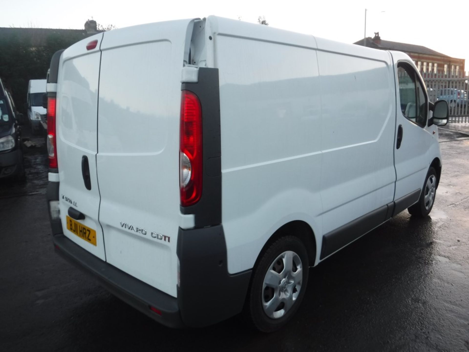 11 reg VAUXHALL VIVARO 2700 CDTI SWB, 1ST REG 05/11, 114252M WARRANTED, V5 HERE, 1 FORMER - Image 4 of 5