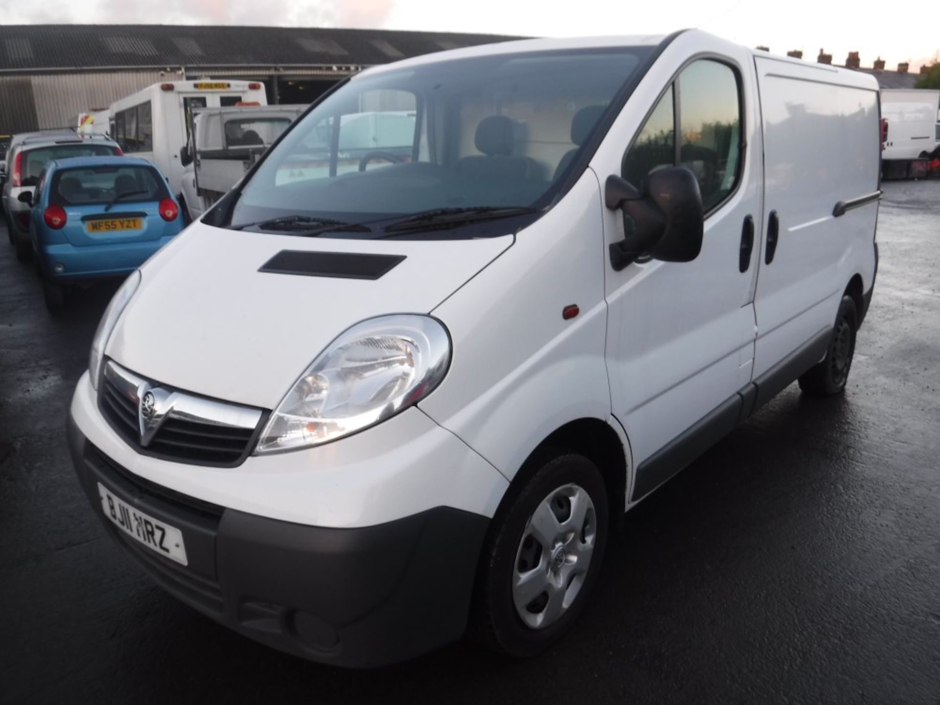 11 reg VAUXHALL VIVARO 2700 CDTI SWB, 1ST REG 05/11, 114252M WARRANTED, V5 HERE, 1 FORMER - Image 2 of 5