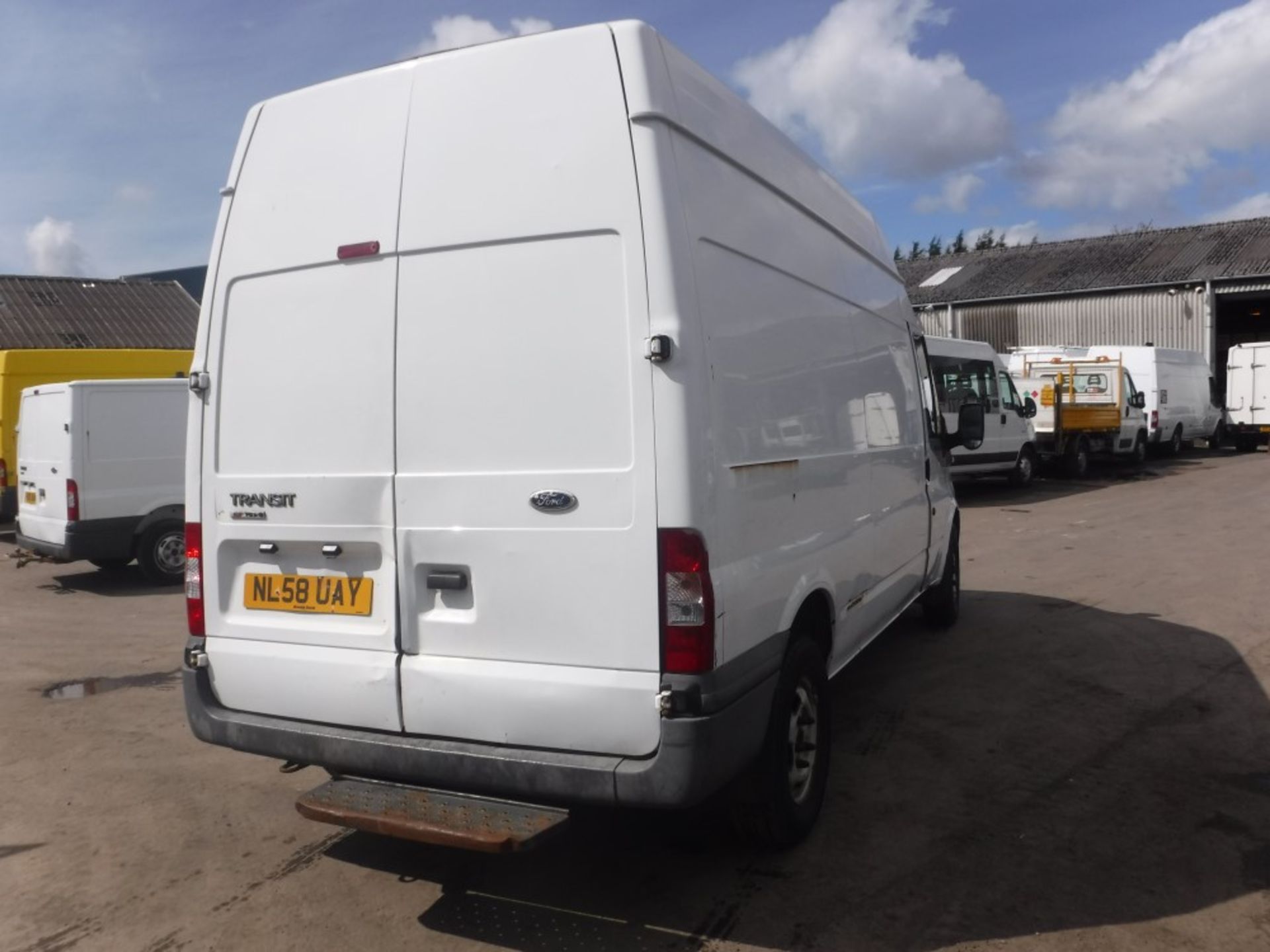 58 reg FORD TRANSIT 100 T350L RWD PANEL VAN, 1ST REG 09/08, TEST 09/17, 212494M WARRANTED, V5 - Image 4 of 5