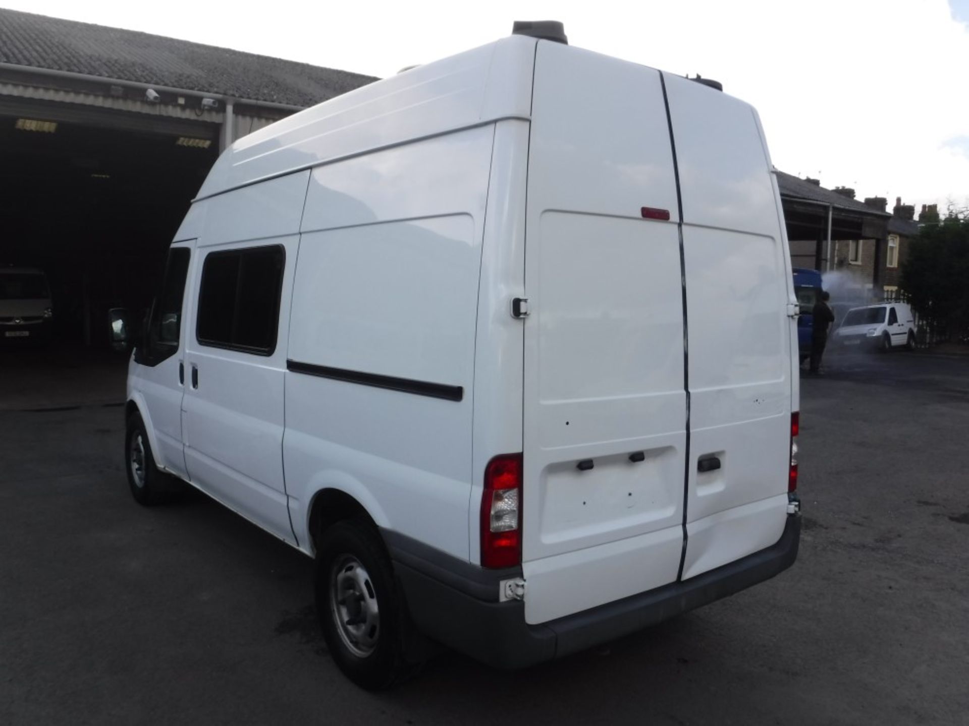 2009 FORD TRANSIT 330 4 COMP DOG VAN, 97412M WARRANTED, NO V5, EX MOD [+ VAT] - Image 3 of 7