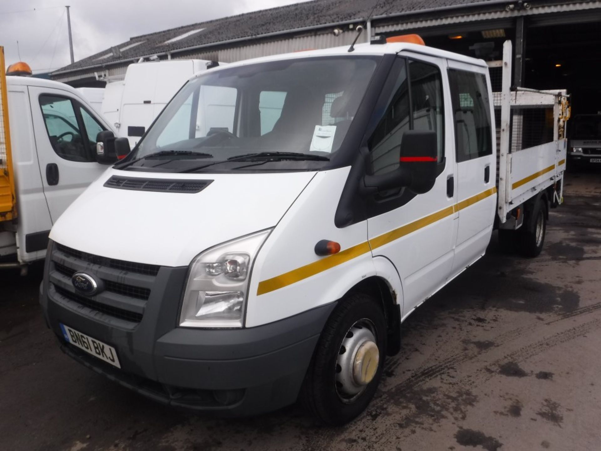 61 reg FORD TRANSIT 115 T350L D/C RWD, 1ST REG 11/11, TEST 11/17, 140704M NOT WARRANTED, V5 HERE, - Image 2 of 5