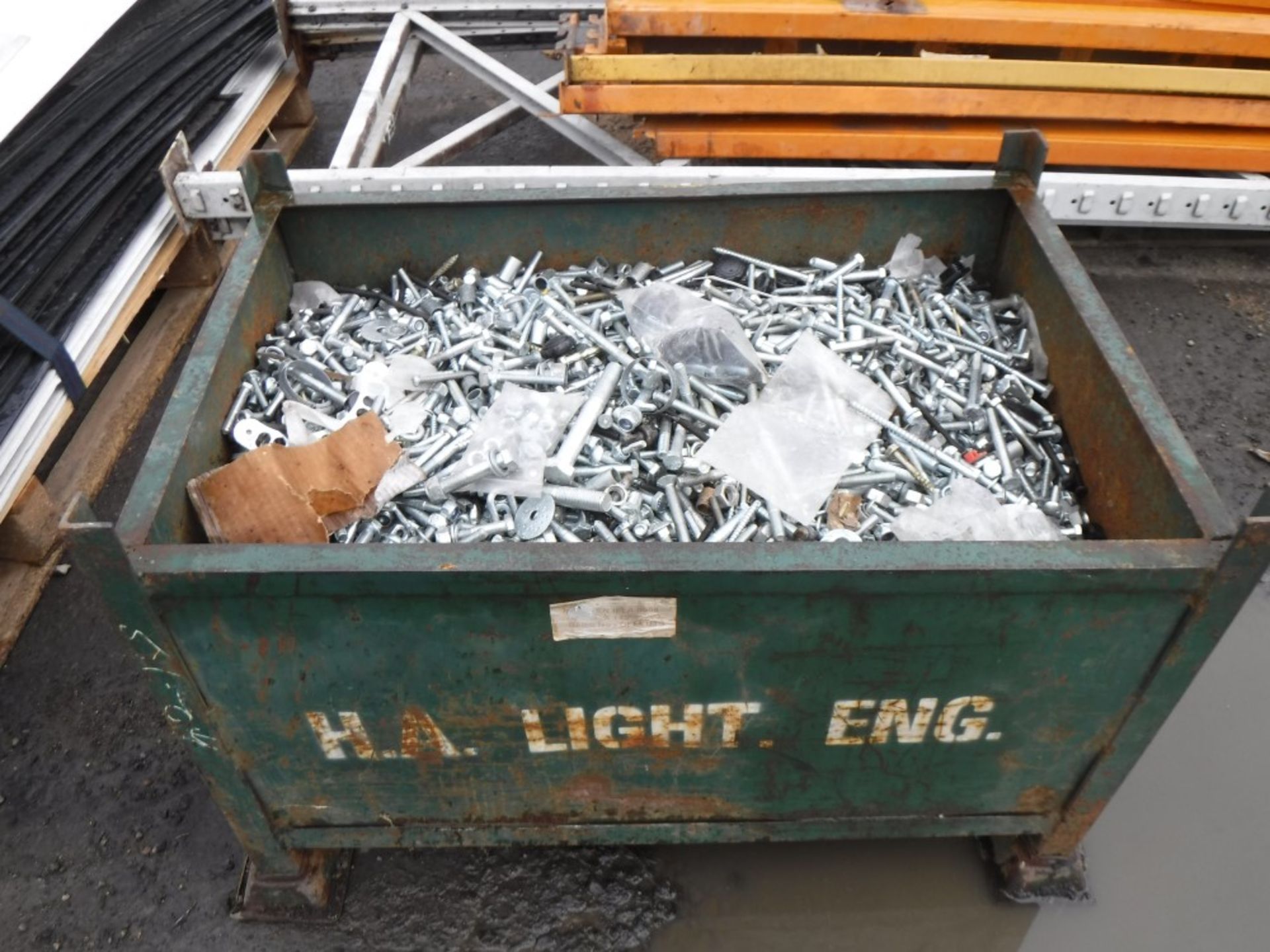 BIN OF NUTS & BOLTS [NO VAT]