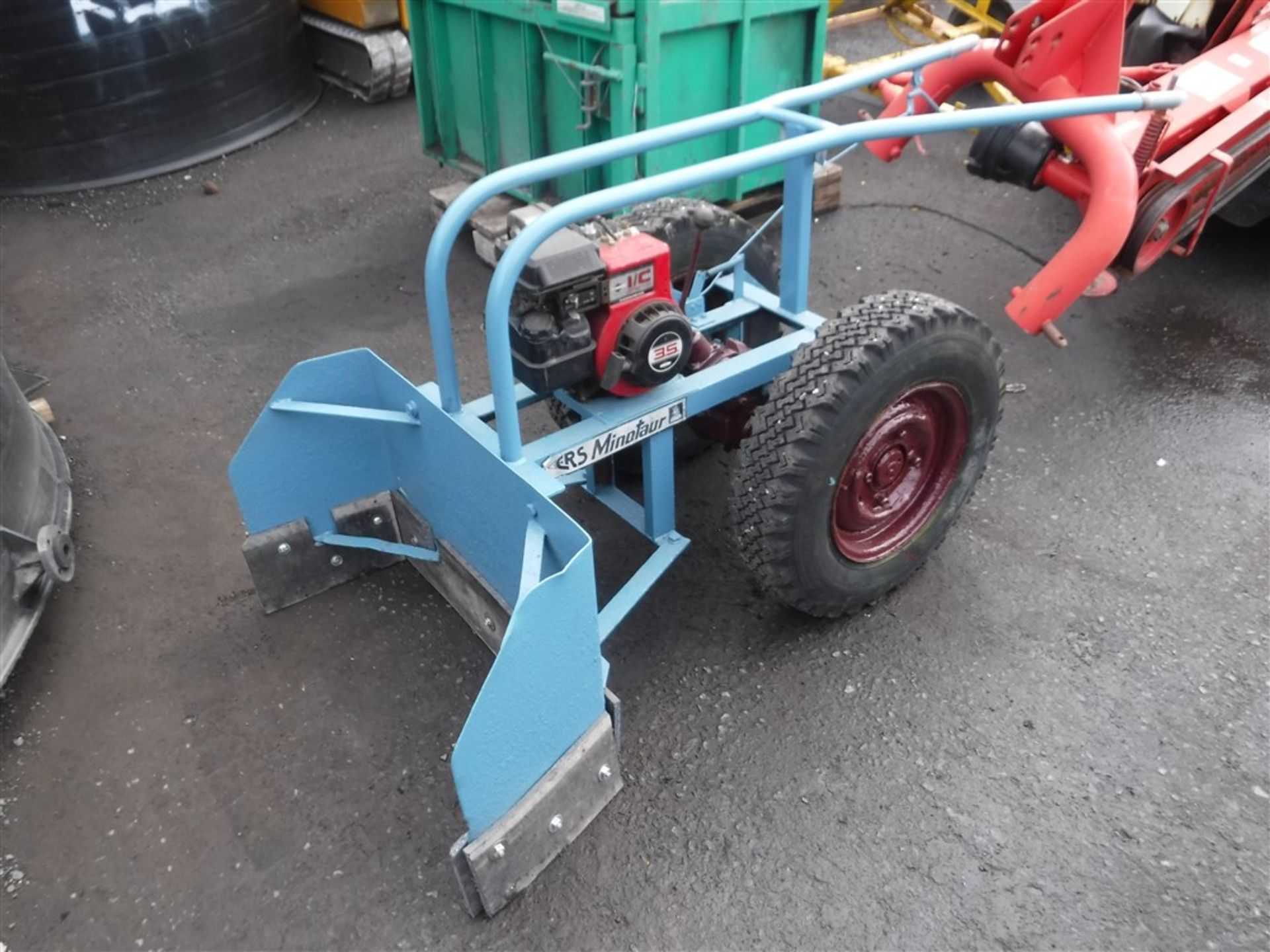 MINOTAUR PETROL ENGINED SELF PROPELLED SCRAPER/SNOW PLOUGH [NO VAT]