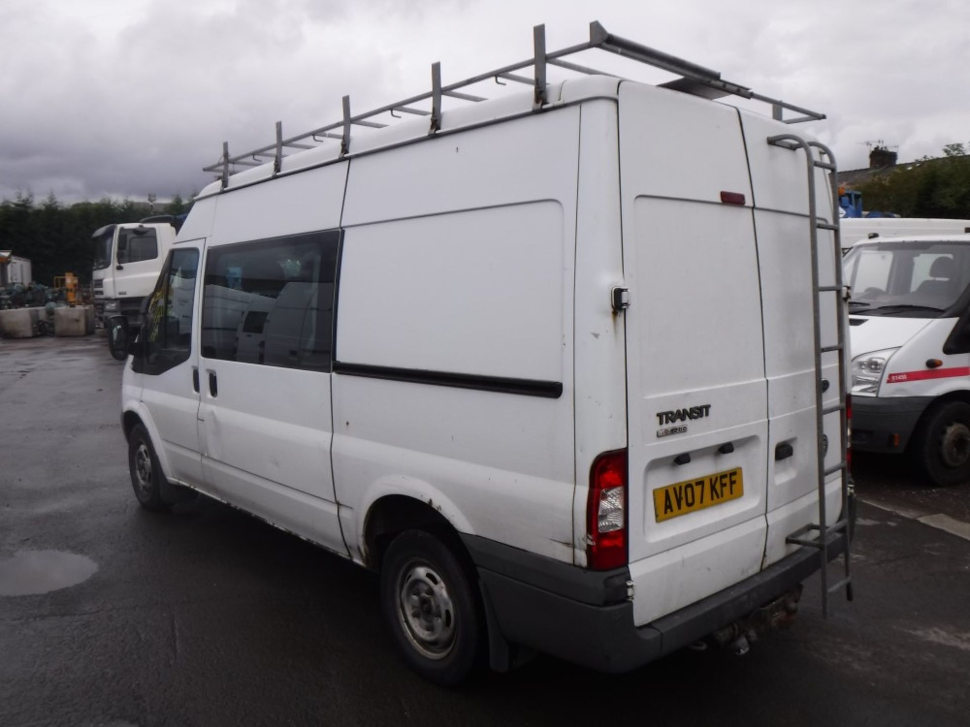 07 reg FORD TRANSIT 110 T280M D/C FWD, 1ST REG 06/07, 199585M NOT WARRANTED, V5 HERE, 1 FORMER - Bild 3 aus 6