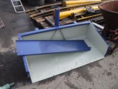 3 POINT LINKAGE TIPPING TRANSPORT BOX [NO VAT]