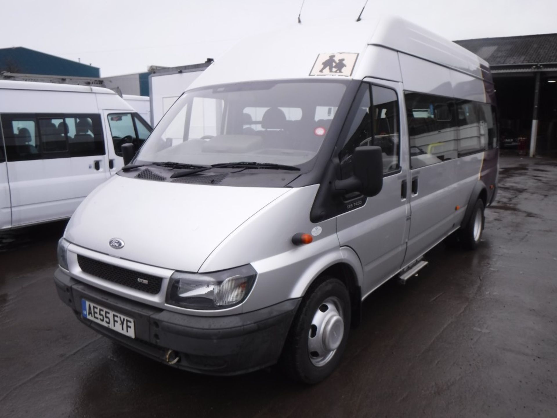 55 reg FORD TRANSIT 430 LWB MINIBUS, 1ST REG 09/05, 185019KM NOT WARRANTED, V5 HERE, 1 FORMER KEEPER - Image 2 of 6