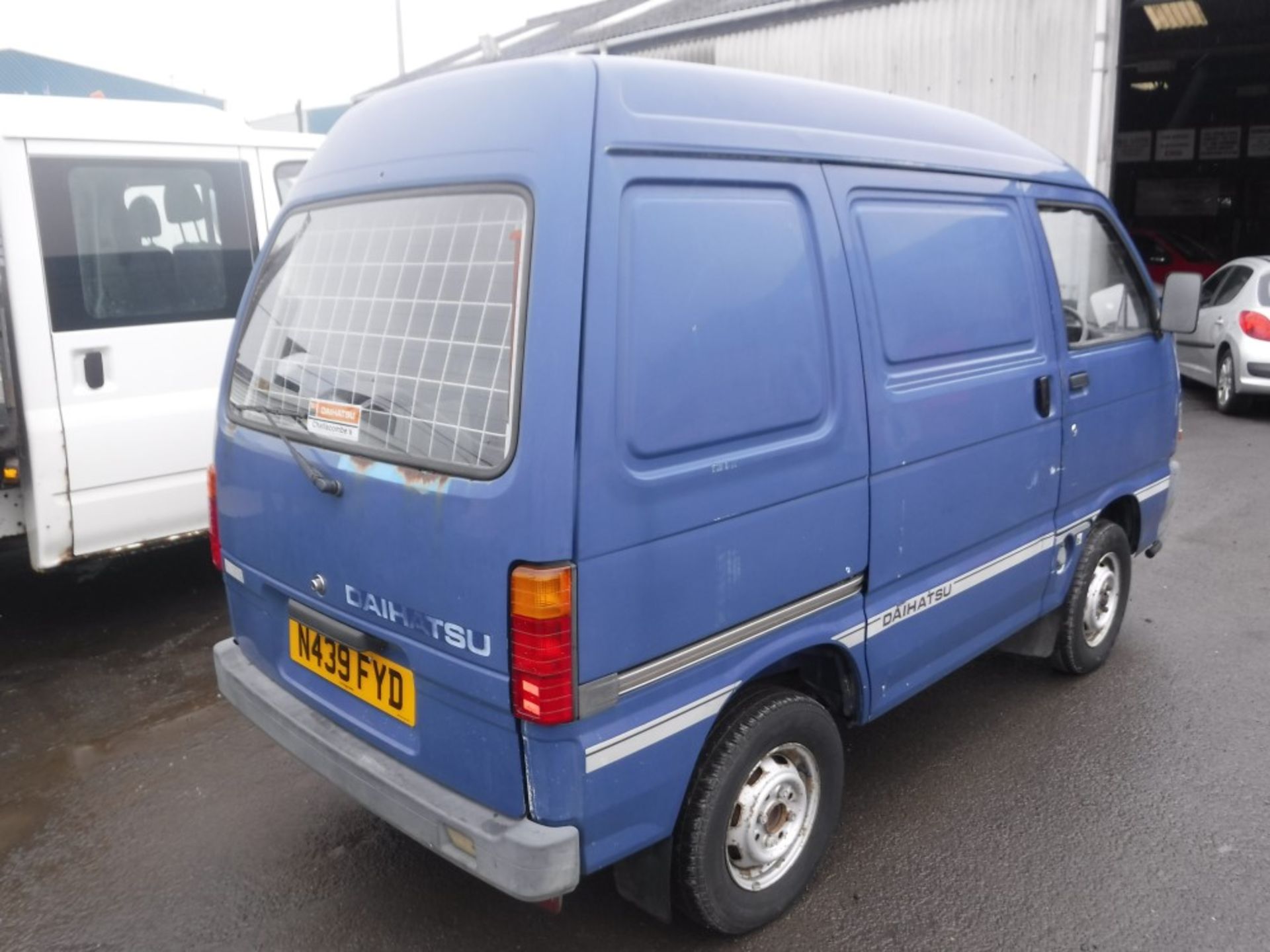 N reg DAIHATSU HI-JET, MANUFACTURED 1996, 1ST REG IN UK 01/96, 27921M WARRANTED, V5 HERE, 1 OWNER - Image 4 of 5