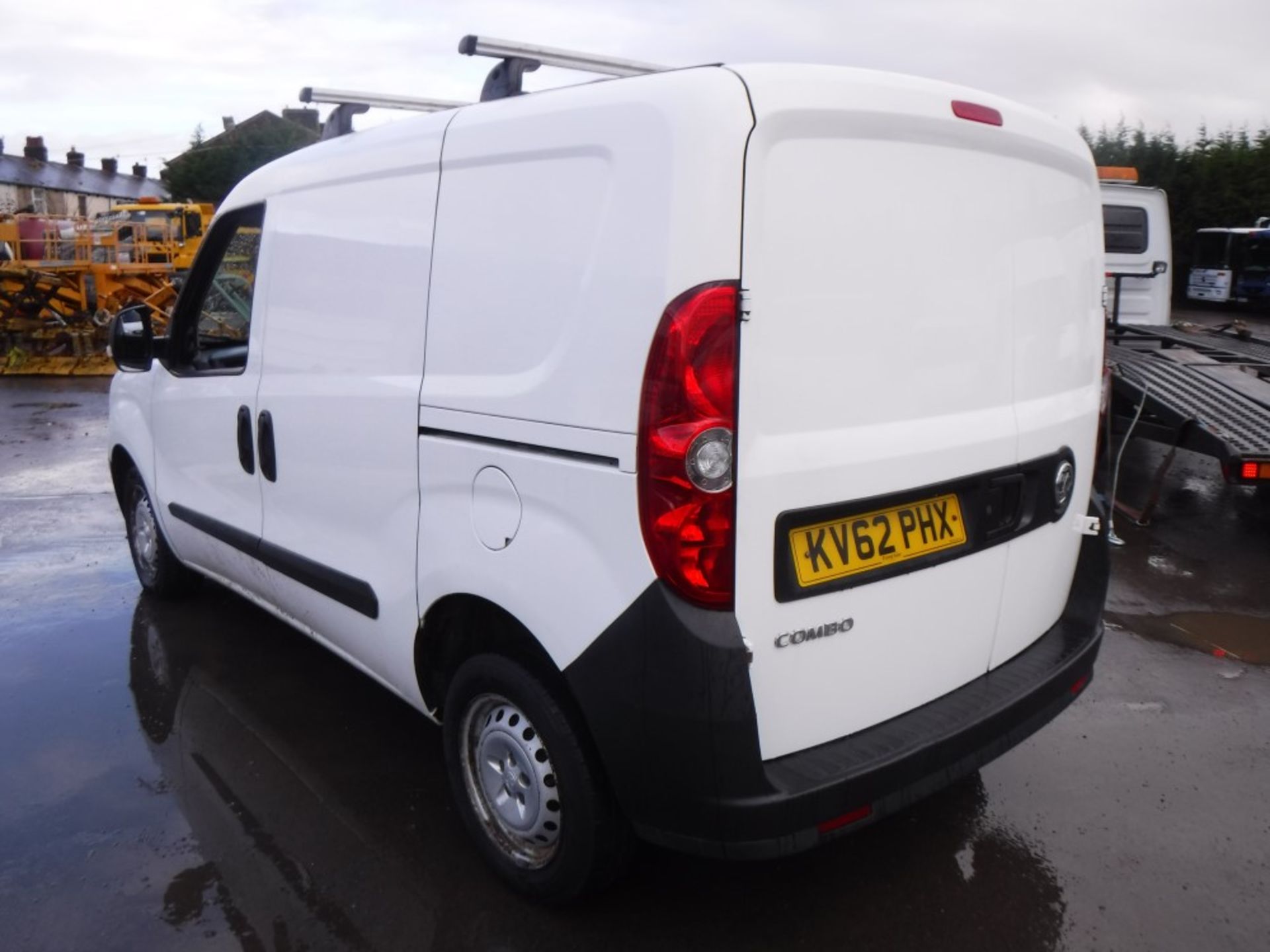 62 reg VAUXHALL COMBO 2000 CDTI VAN, 1ST REG 09/12, TEST 10/18, 125500M, V5 HERE, 2 FORMER - Image 3 of 5