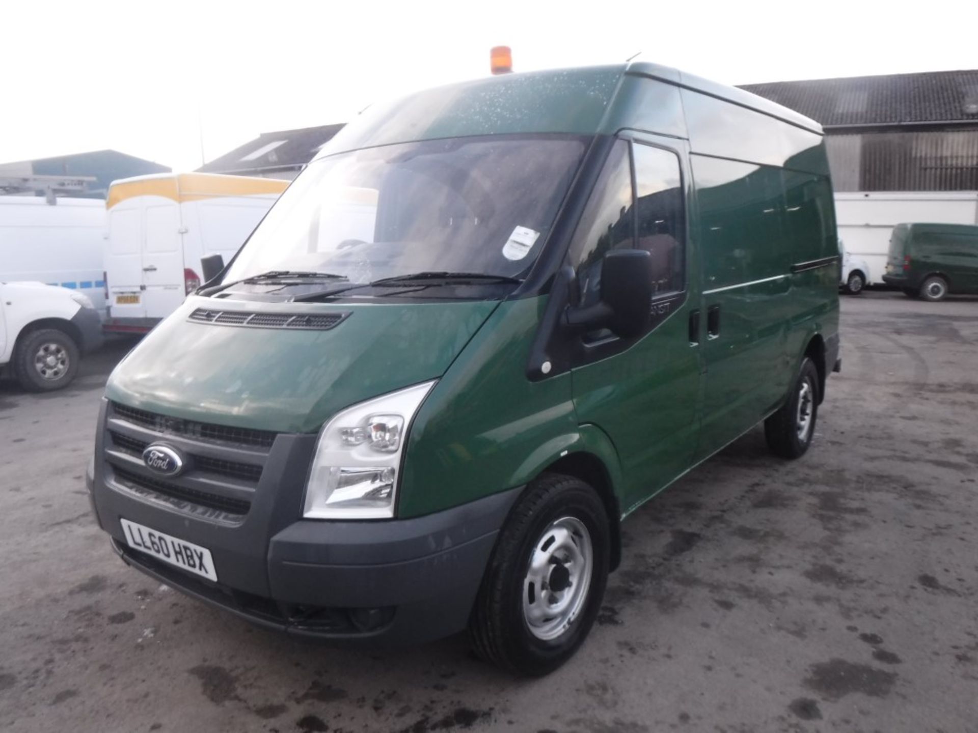 60 reg FORD TRANSIT 100 T350M RWD, 1ST REG 02/11, TEST 02/18, 179682M WARRANTED, V5 HERE, 1 OWNER - Image 2 of 5