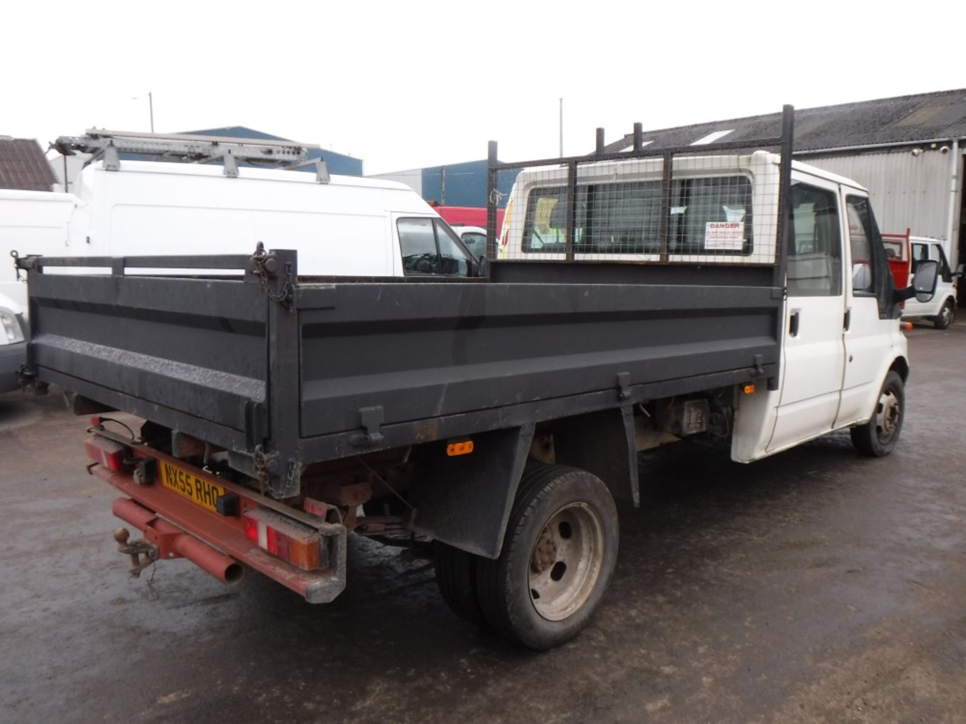 55 reg FORD TRANSIT 350 LWB CREW CAB TIPPER, 1ST REG 09/05, TEST 07/18, 66581M WARRANTED, V5 HERE, 1 - Image 4 of 5