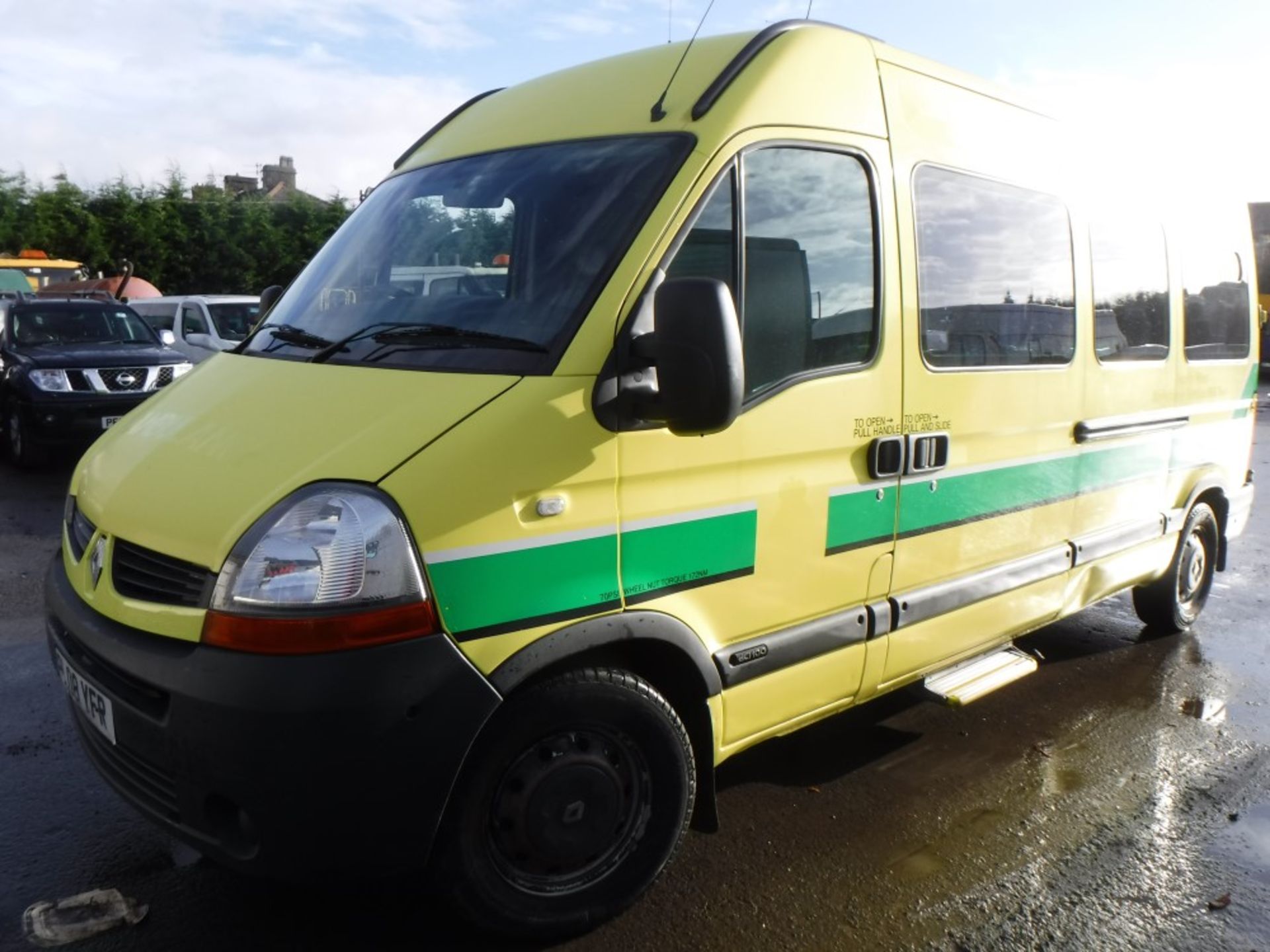 08 reg RENAULT MASTER AMBULANCE, 1ST REG 08/08, 125575M WARRANTED, V5 HERE, 1 OWNER FROM NEW [+ - Image 2 of 7