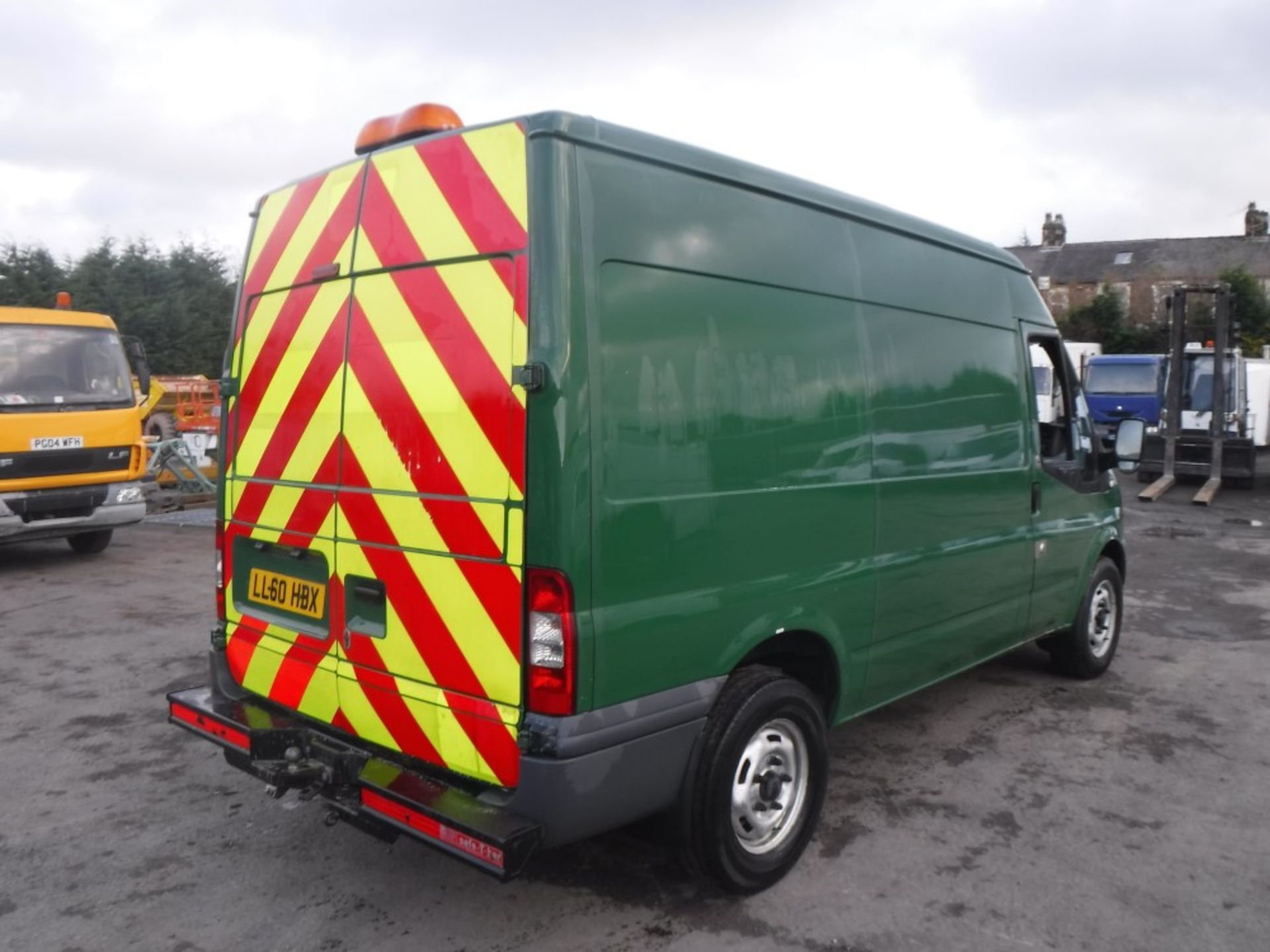 60 reg FORD TRANSIT 100 T350M RWD, 1ST REG 02/11, TEST 02/18, 179682M WARRANTED, V5 HERE, 1 OWNER - Image 4 of 5