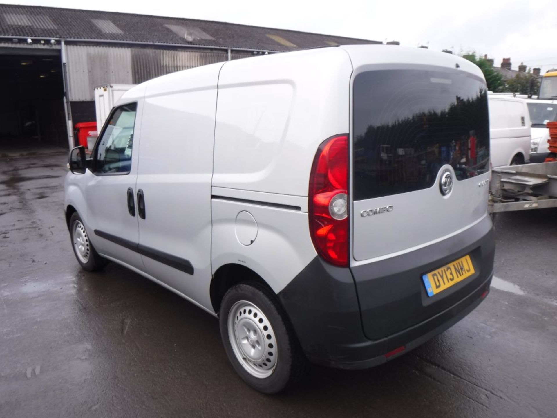 13 reg VAUXHALL COMBO 2300 CDTI SS E-FLEX, 1ST REG 05/13, TEST 05/18, 115552M WARRANTED, V5 HERE, - Image 3 of 5