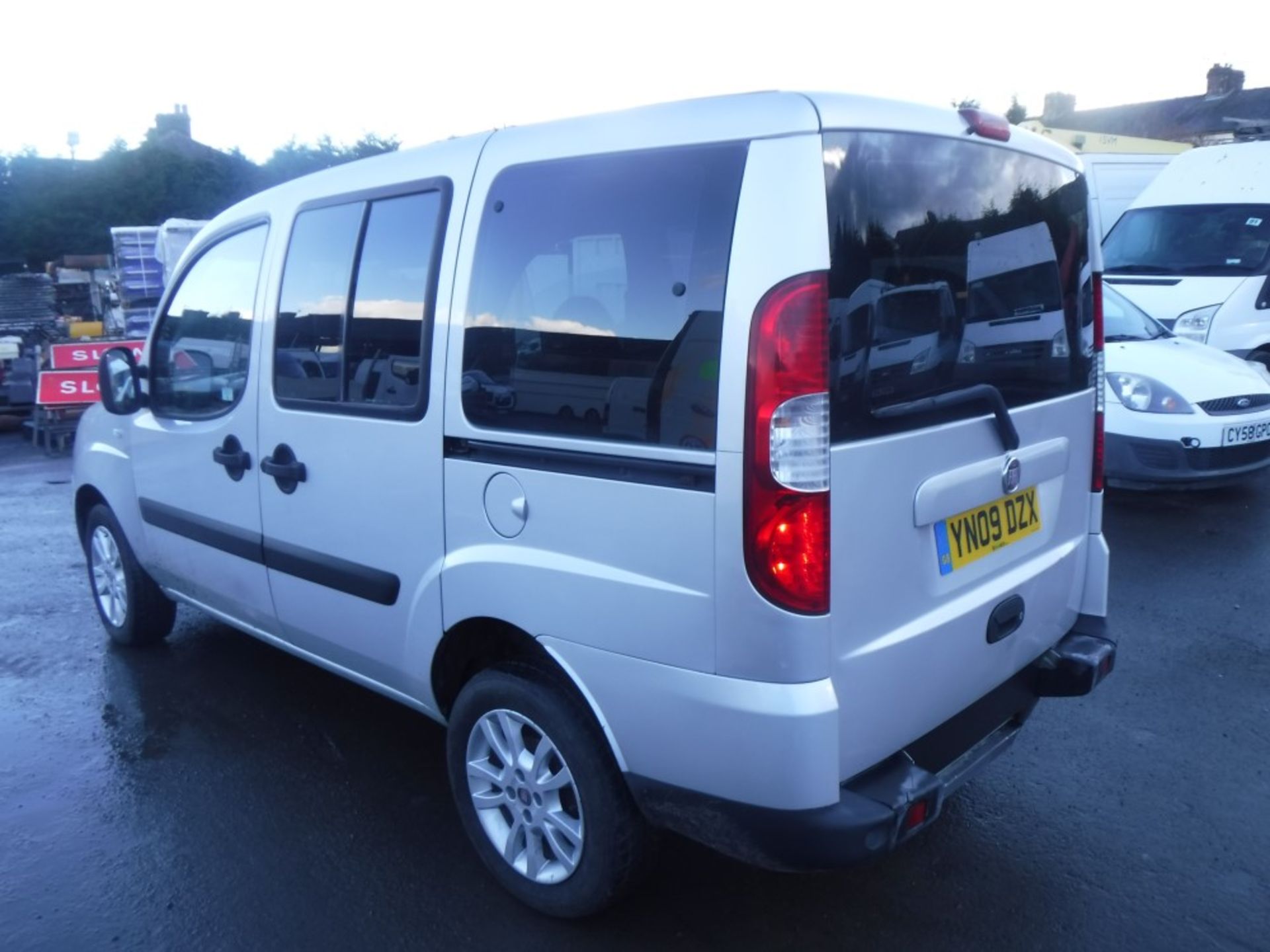 09 reg FIAT DOBLO DYNAMIC 1.9D, 1ST REG 03/09, TEST 09/18, 138825M, V5 HERE [NO VAT] - Image 3 of 6