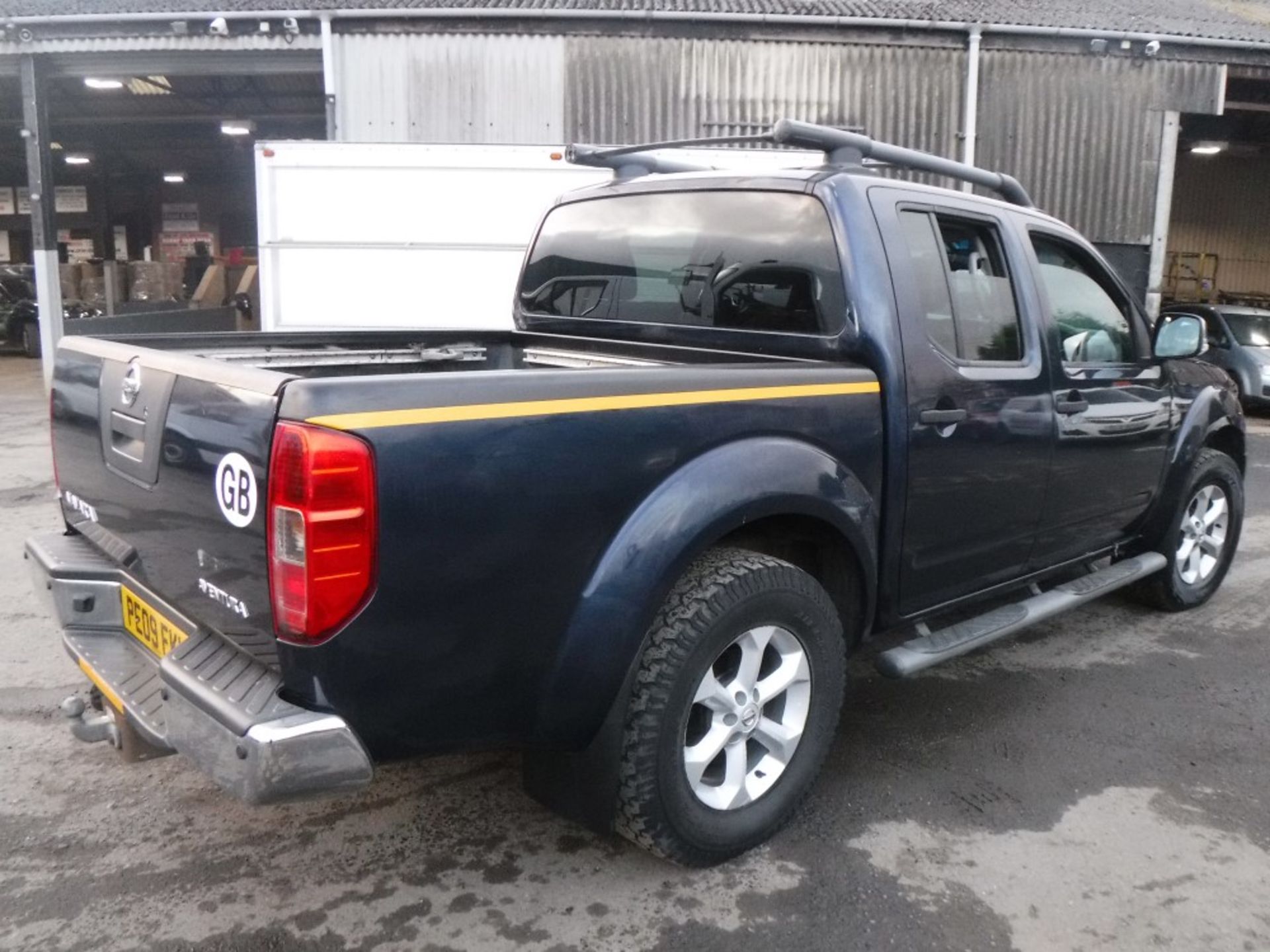 09 reg NISSAN NAVARA AVENTURA D/C DCI PICKUP, 1ST REG 03/09, TEST 03/18, 93307M WARRANTED, V5 - Image 4 of 5