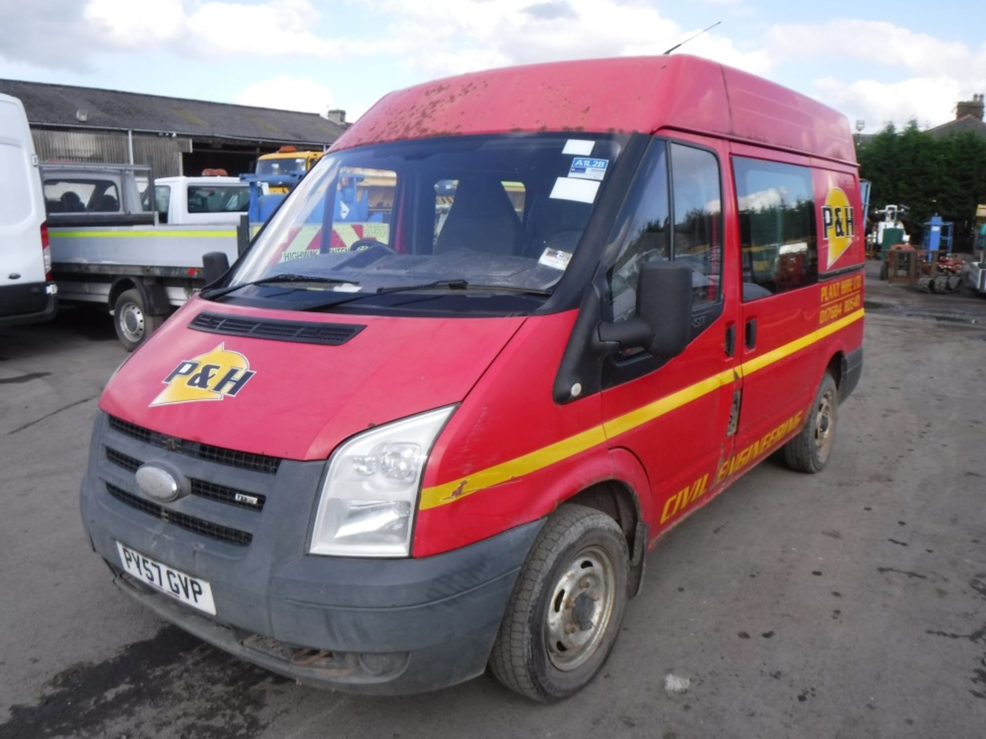 57 reg FORD TRANSIT 85 T280S FWD CREW BUS, 1ST REG 12/07, 190864M, V5 HERE, 1 FORMER KEEPER [NO - Image 2 of 5