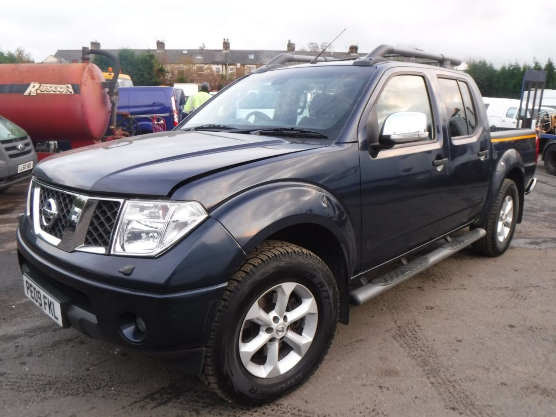 09 reg NISSAN NAVARA AVENTURA D/C DCI PICKUP, 1ST REG 03/09, TEST 03/18, 93307M WARRANTED, V5 - Image 2 of 5