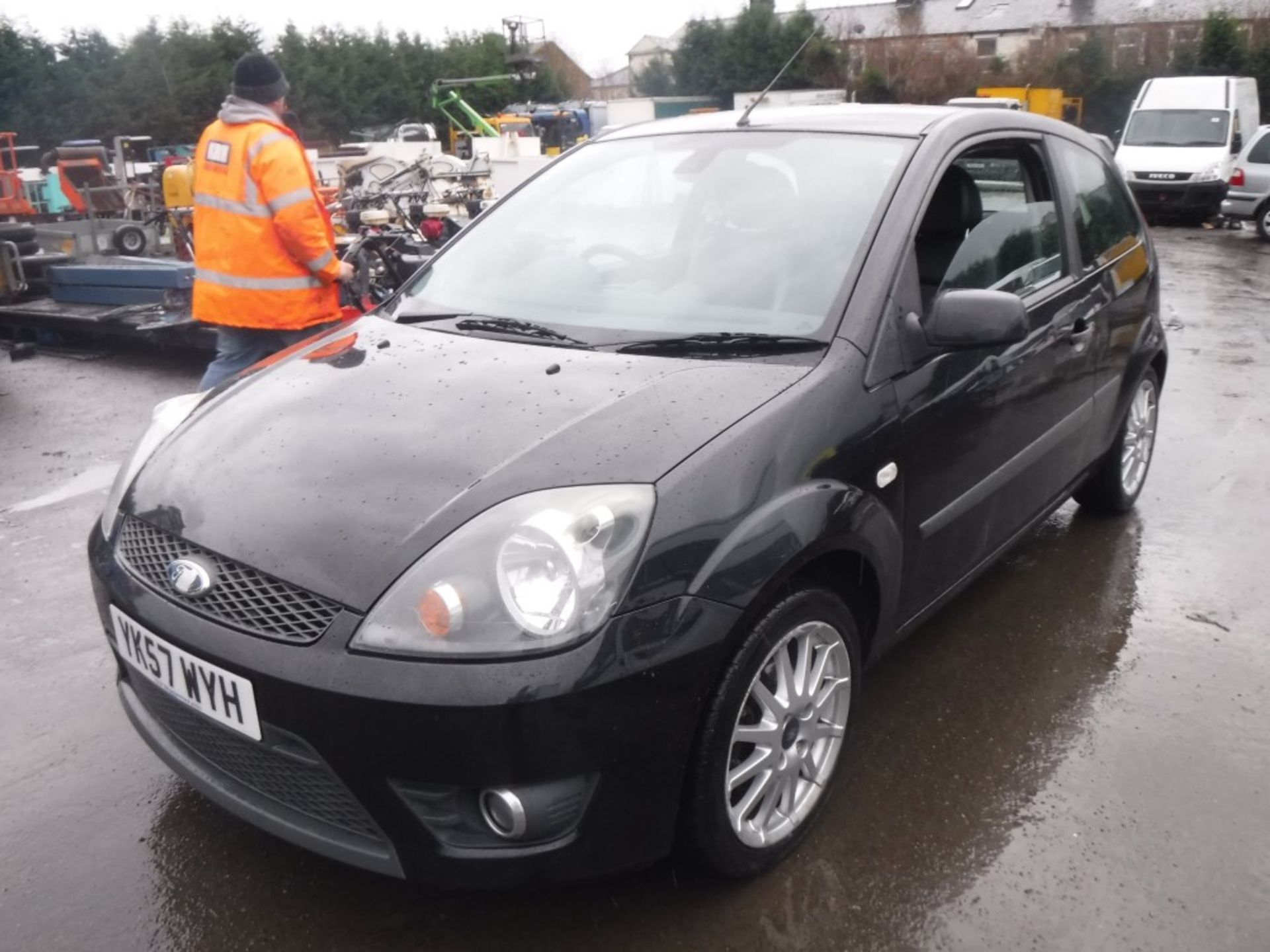 57 reg FORD FIESTA ZETEC S TDCI, 1ST REG 09/07, TEST 10/18, 109469M NOT WARRANTED, V5 HERE, 2 FORMER - Image 2 of 5