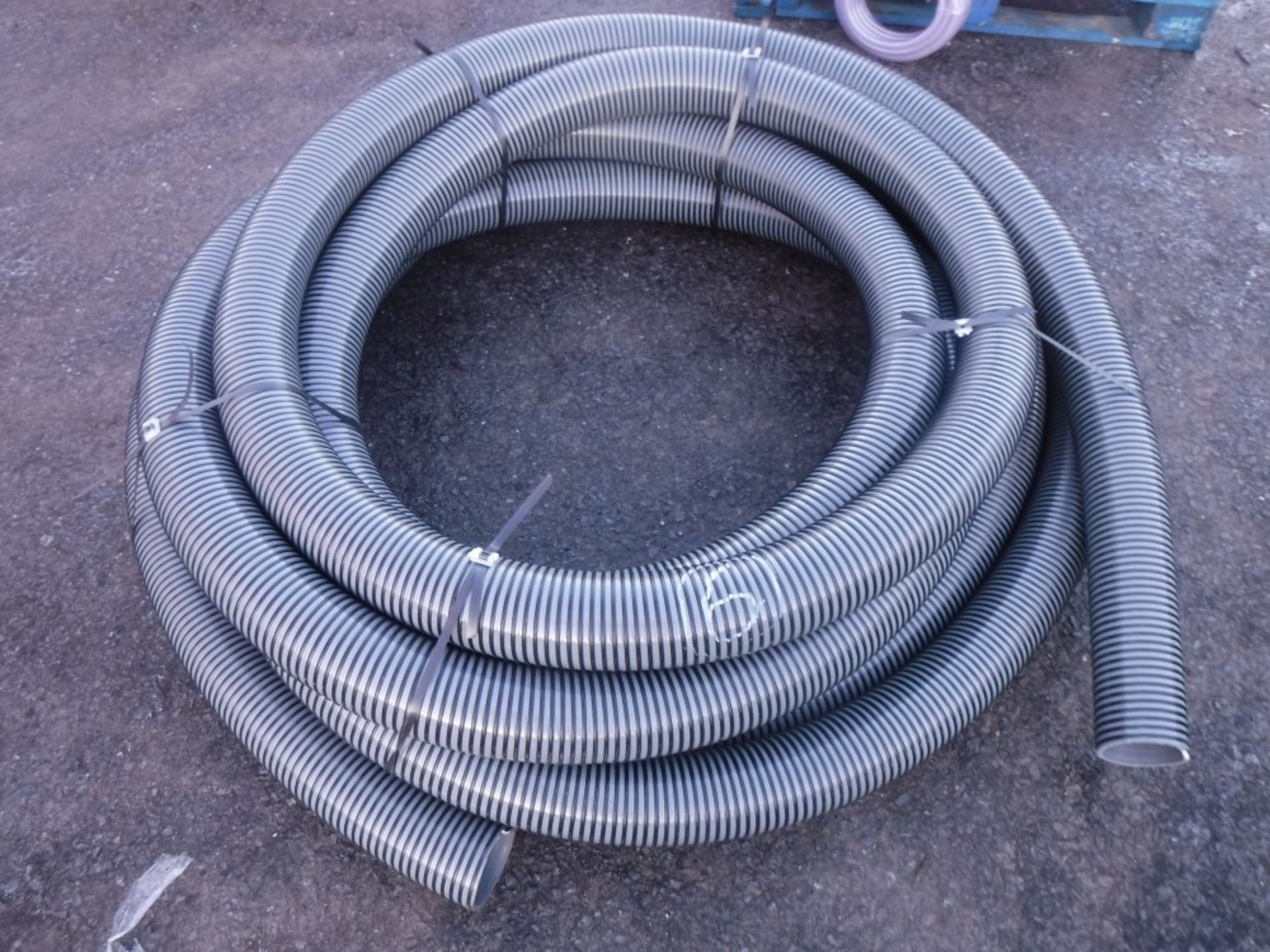 30MTS OF 4" HEAVY DUTY GREY SUCTION HOSE (6) [NO VAT]