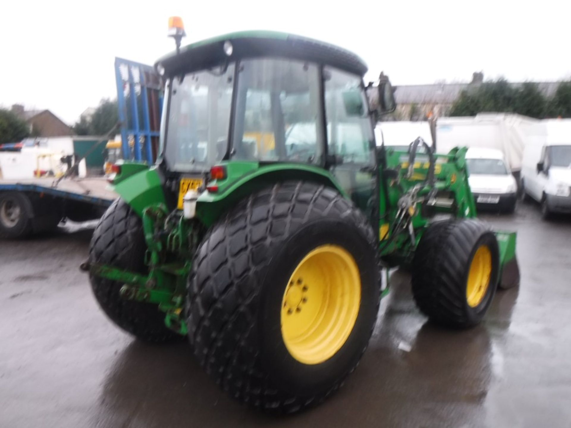 57 reg JOHN DEERE 5515 TRACTOR C/W 533 LOADER, 1ST REG 12/07, 4170 HOURS, V5 HERE, 1 OWNER FROM - Image 4 of 5