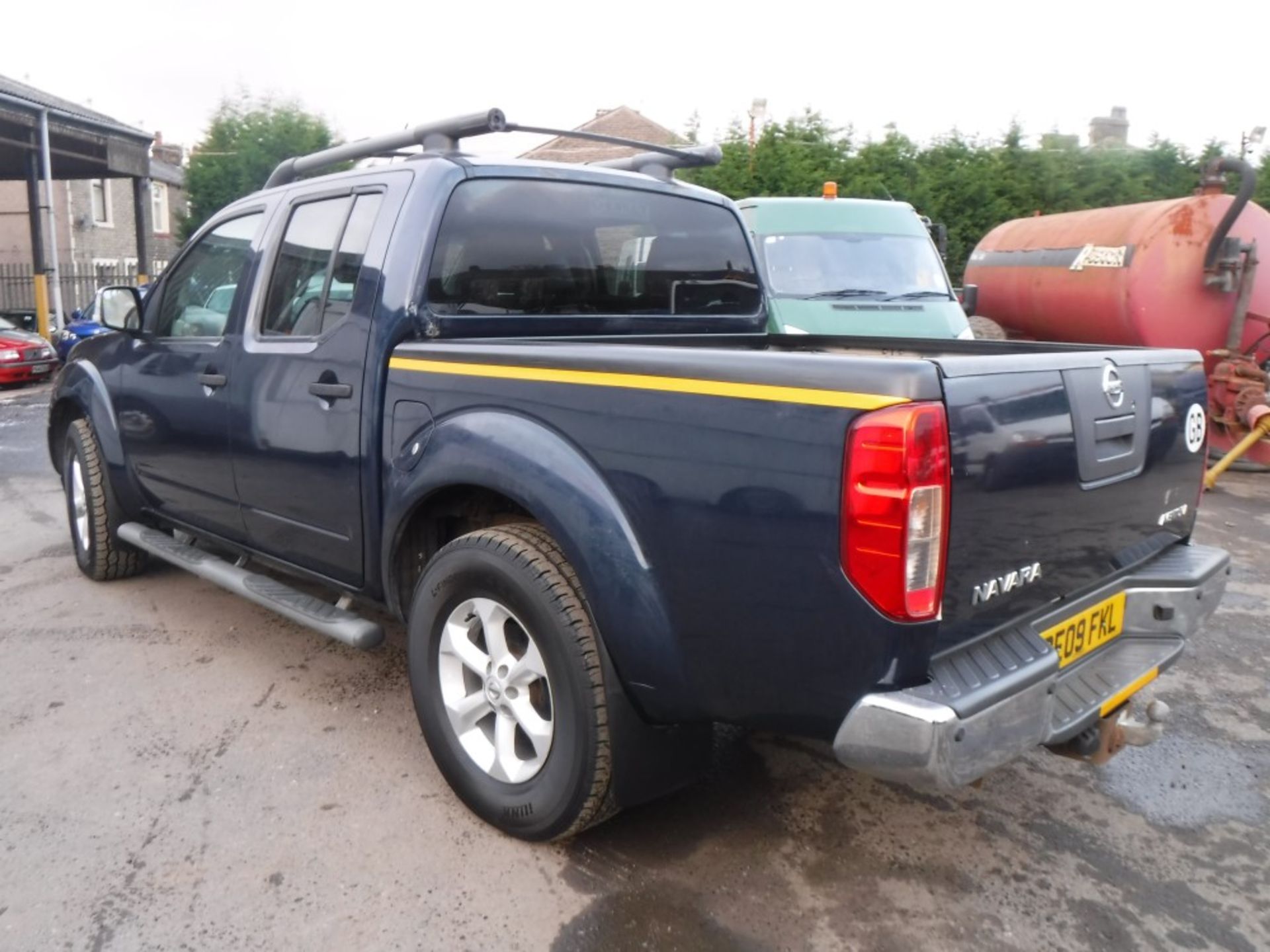 09 reg NISSAN NAVARA AVENTURA D/C DCI PICKUP, 1ST REG 03/09, TEST 03/18, 93307M WARRANTED, V5 - Image 3 of 5