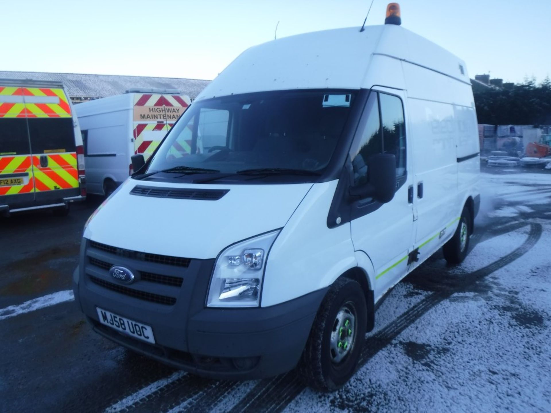 58 reg FORD TRANSIT 115 T350M RWD, 1ST REG 02/09, TEST 02/18, 128896M, V5 MAY FOLLOW (DIRECT - Image 2 of 5