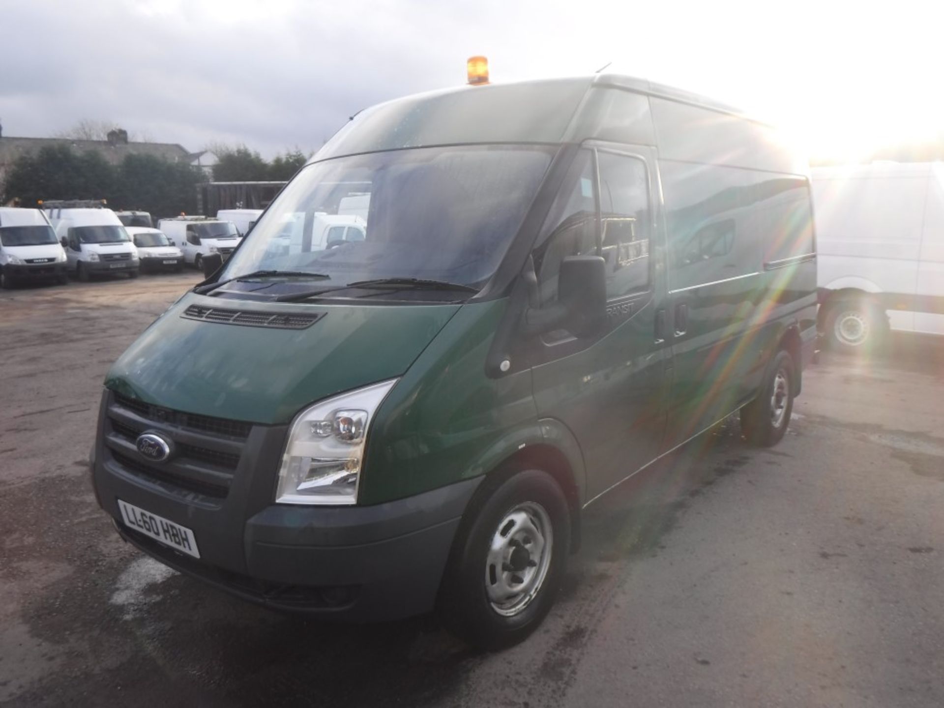 60 reg FORD TRANSIT 100 T350M RWD, 1ST REG 02/11, TEST 02/18, 152868M WARRANTED, V5 HERE, 1 OWNER - Image 2 of 4