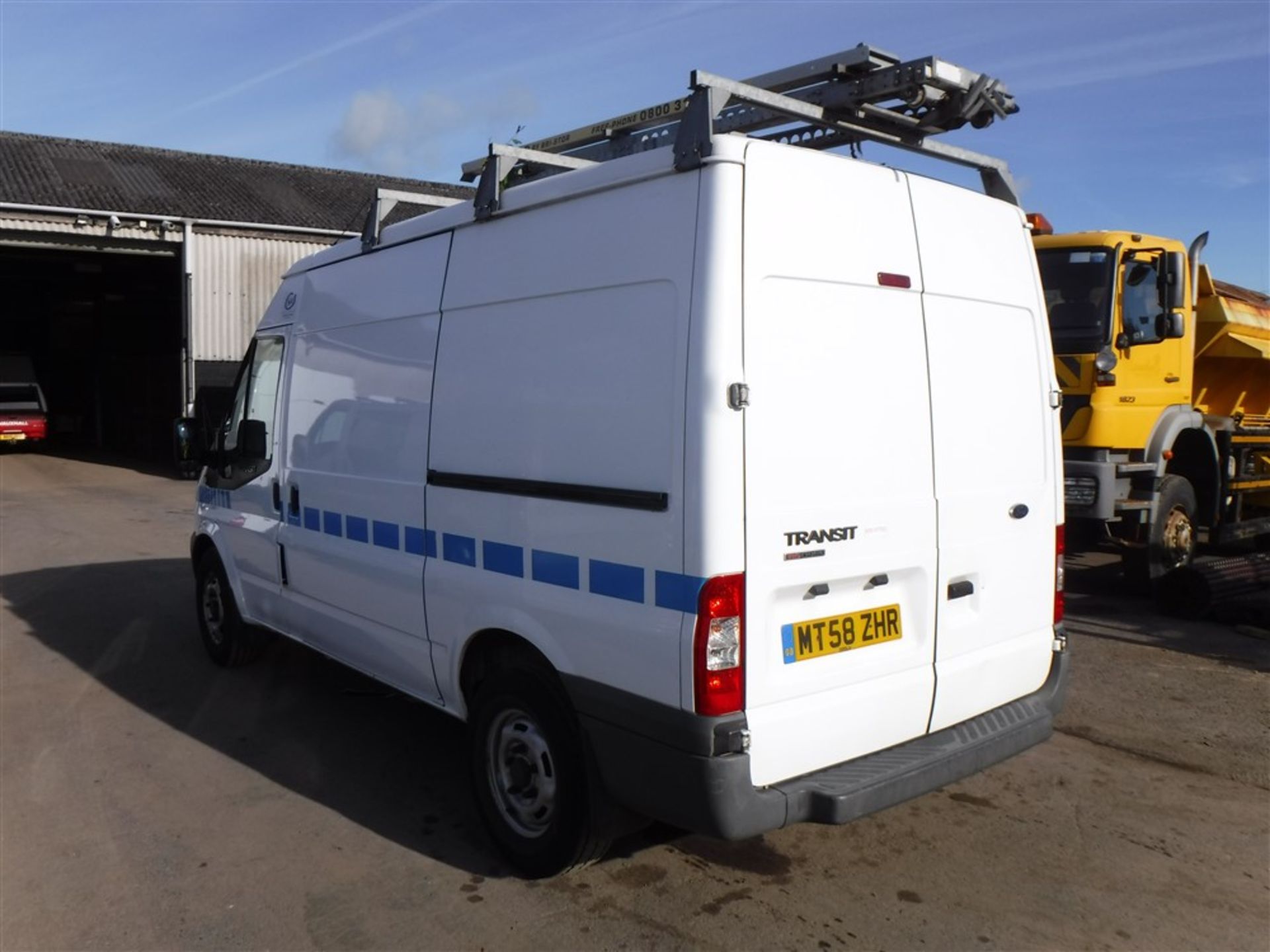 58 reg FORD TRANSIT 115 T330M FWD VAN, 1ST REG 01/09, TEST 01/18, 74133M WARRANTED, V5 HERE, 1 OWNER - Image 3 of 5