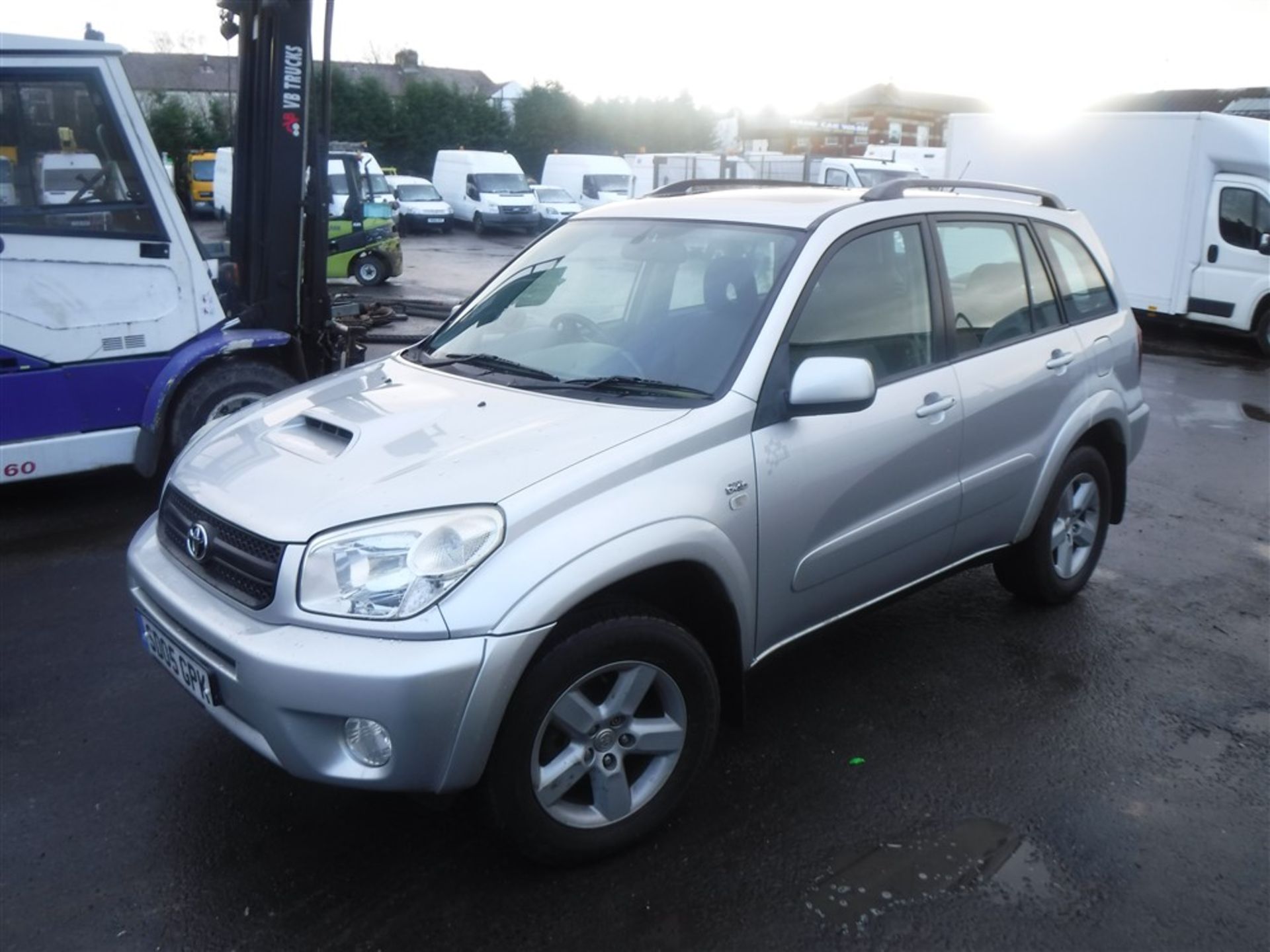 05 reg TOYOTA RAV4 XT3 DIESEL, 1ST REG 03/05, TEST 11/18, 128363M, V5 HERE [NO VAT] - Image 2 of 5