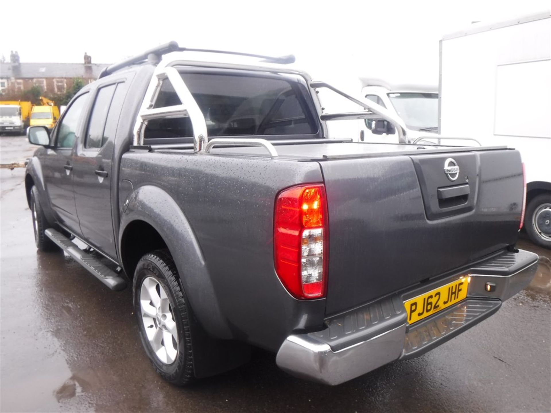 62 reg NISSAN NAVARA TEKNA DCI AUTO PICKUP, 1ST REG 01/13, TEST 12/18, 208837M NOT WARRANTED, V5 - Image 3 of 5