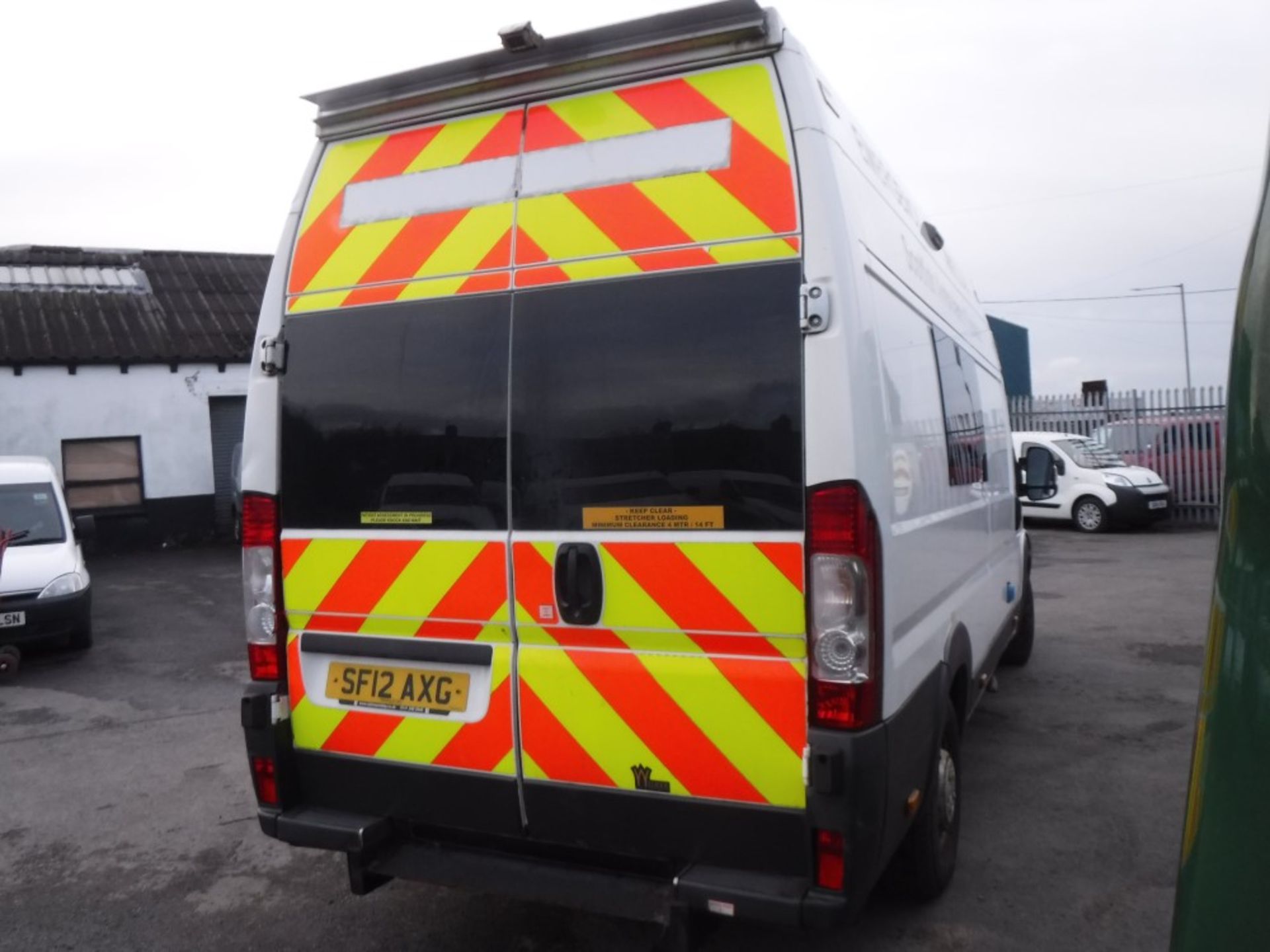 12 reg PEUGEOT BOXER 440 L4H3 HDI AMBULANCE, 1ST REG 03/12, TEST 03/18, 213744M NOT WARRANTED, V5 - Image 4 of 7