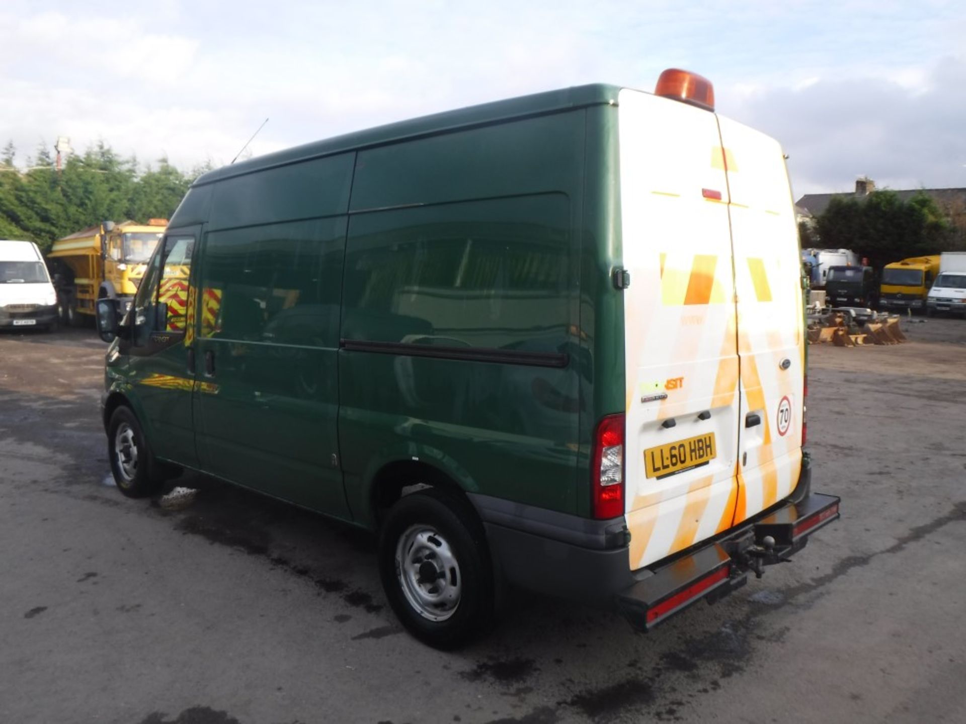 60 reg FORD TRANSIT 100 T350M RWD, 1ST REG 02/11, TEST 02/18, 152868M WARRANTED, V5 HERE, 1 OWNER - Image 3 of 4