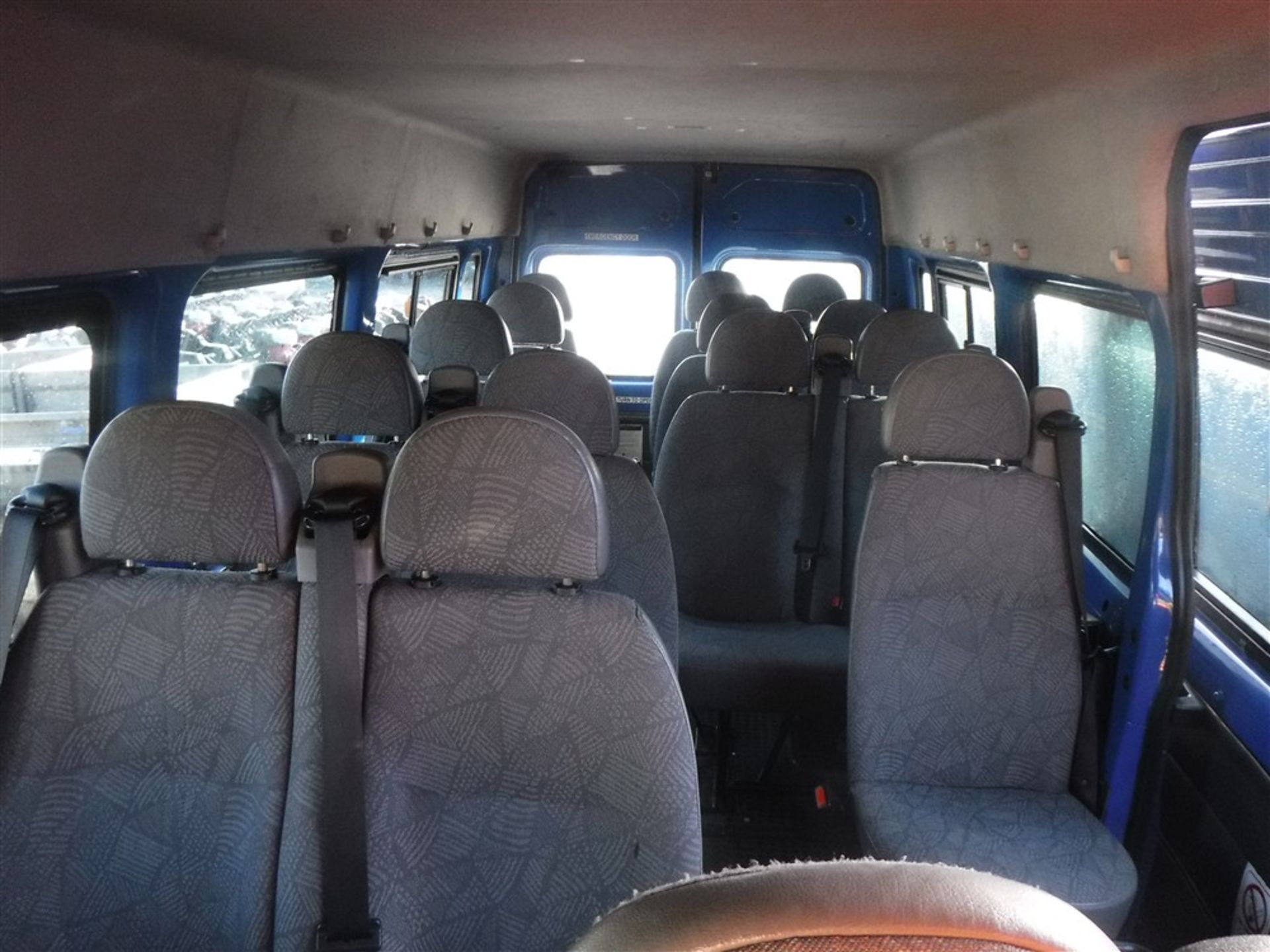 53 reg FORD TRANSIT 350 MINIBUS, 1ST REG 01/04, TEST 02/18, 93572M WARRANTED, V5 HERE, 3 FORMER - Image 5 of 6