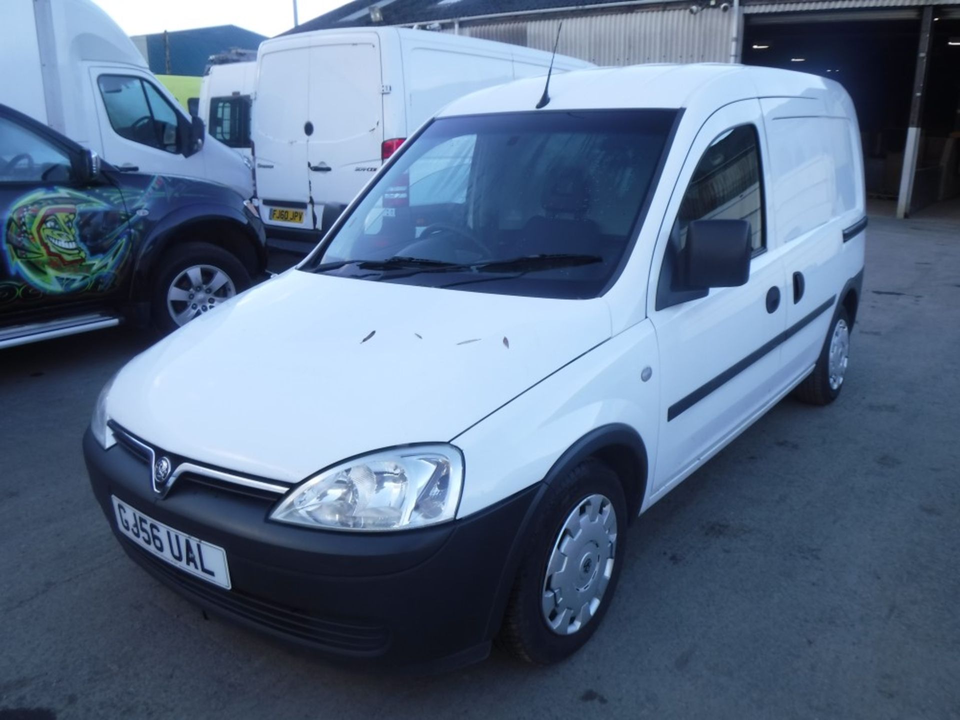 56 reg VAUXHALL COMBO 1700 CDTI VAN, 1ST REG 10/06, TEST 07/18, 177030M NOT WARRANTED, V5 HERE, 5 - Image 2 of 5