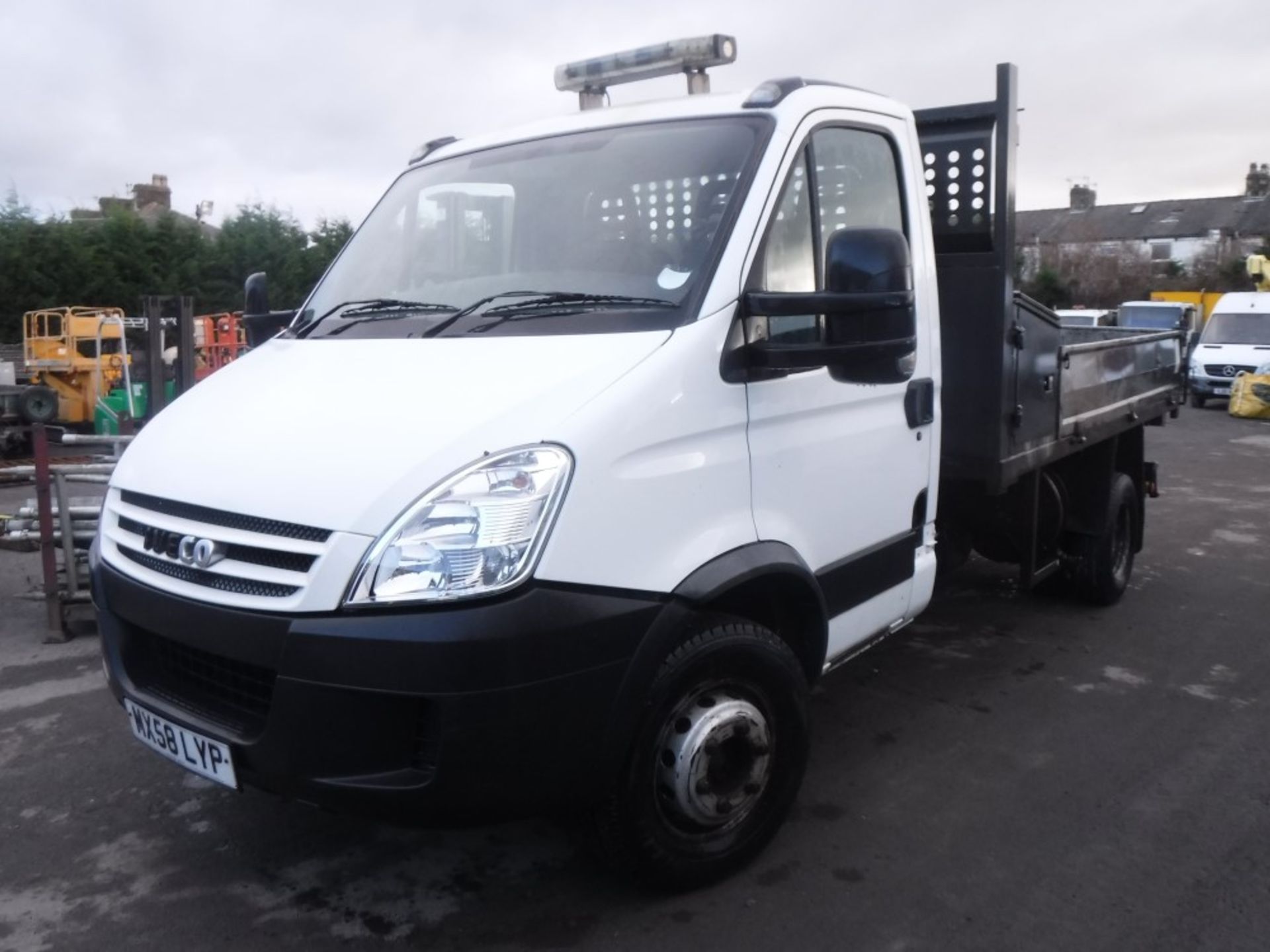 58 reg IVECO DAILY 65C18 TIPPER, 1ST REG 10/08, HGV TEST 10/18, 42438M, V5 HERE, 1 OWNER FROM NEW ( - Image 2 of 5