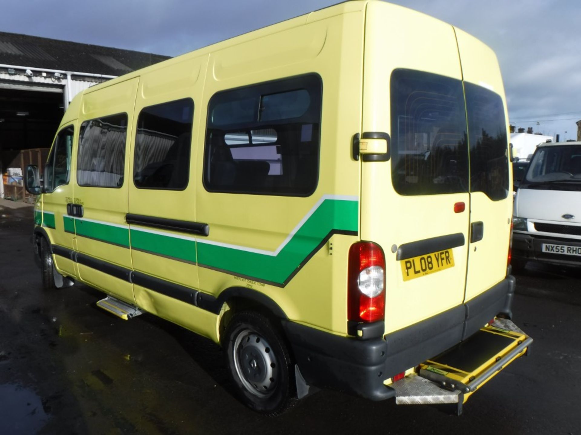 08 reg RENAULT MASTER AMBULANCE, 1ST REG 08/08, 125575M WARRANTED, V5 HERE, 1 OWNER FROM NEW [+ - Image 3 of 7