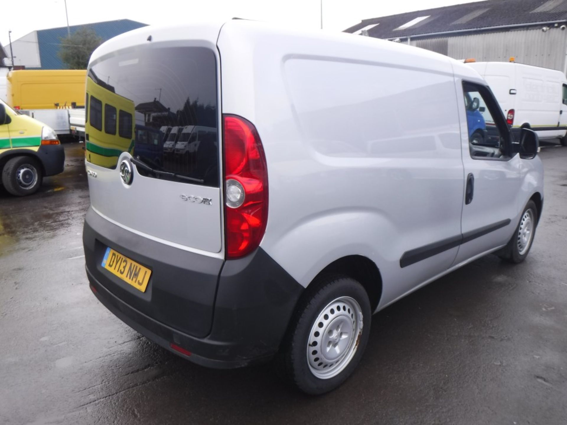 13 reg VAUXHALL COMBO 2300 CDTI SS E-FLEX, 1ST REG 05/13, TEST 05/18, 115552M WARRANTED, V5 HERE, - Image 4 of 5