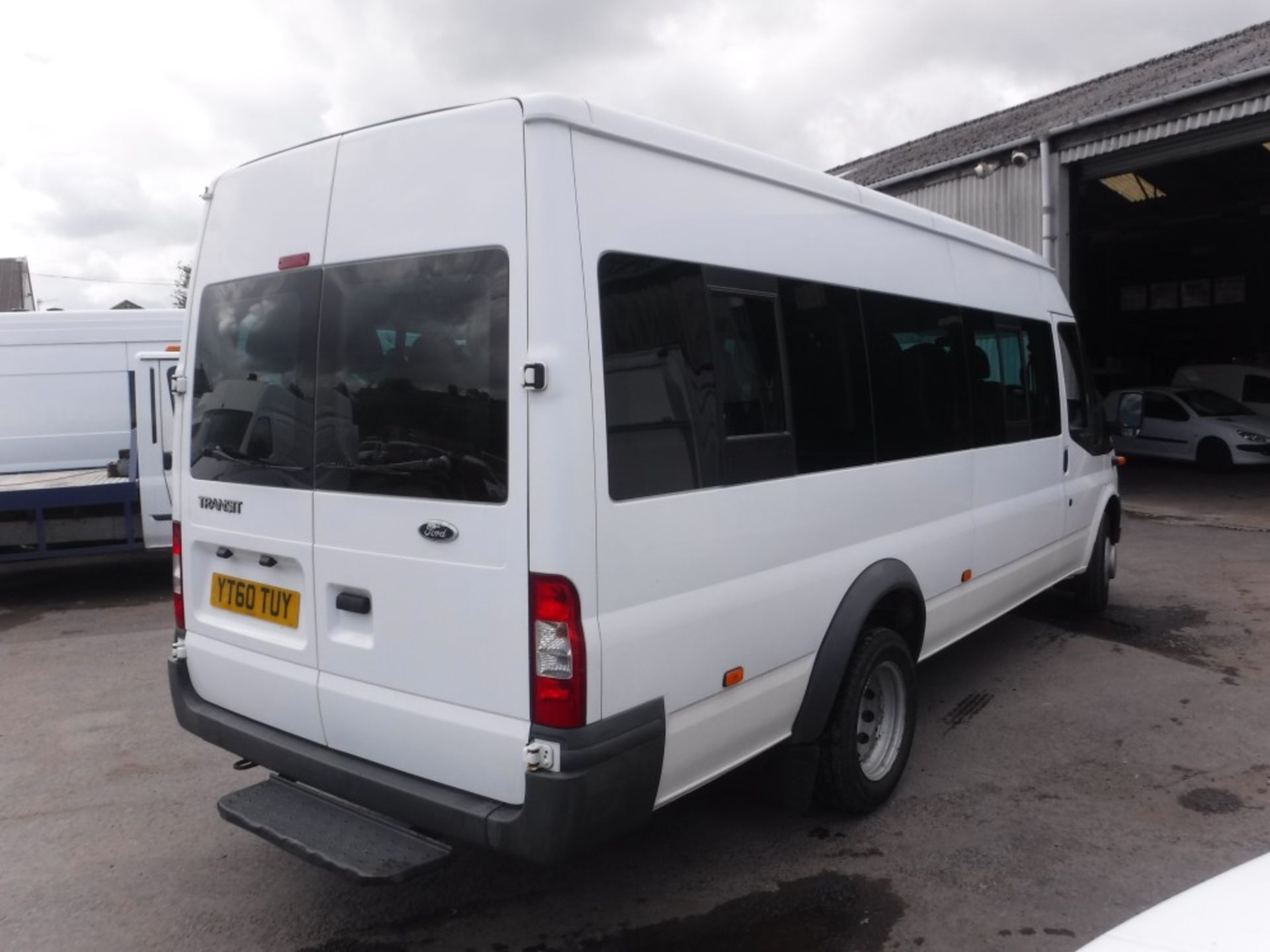 60 reg FORD TRANSIT 115 T430 17 SEAT LWB MINIBUS, 1ST REG 09/10, TEST 01/18, 179535KM, V5 HERE, 2 - Image 4 of 6