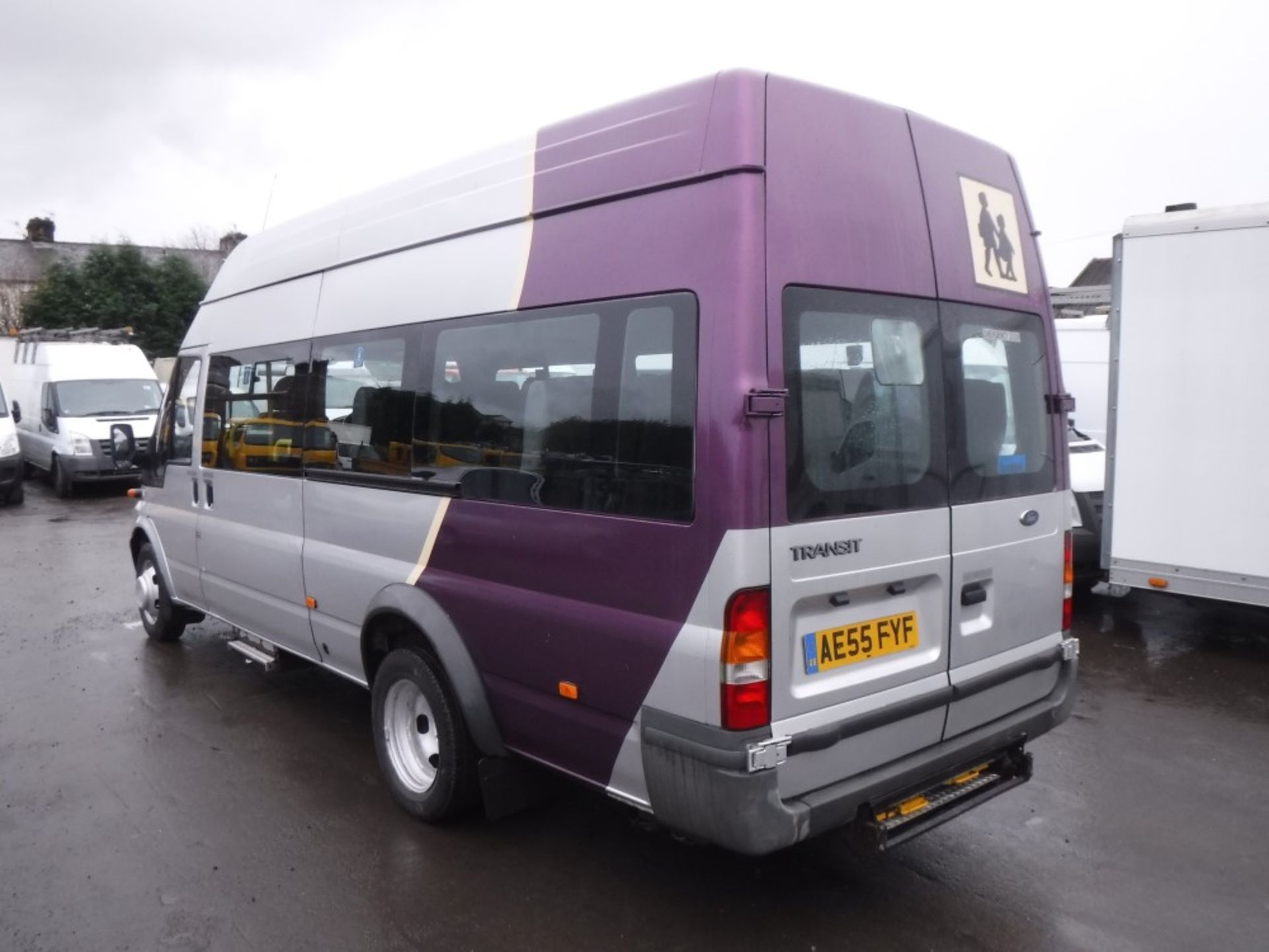 55 reg FORD TRANSIT 430 LWB MINIBUS, 1ST REG 09/05, 185019KM NOT WARRANTED, V5 HERE, 1 FORMER KEEPER - Image 3 of 6