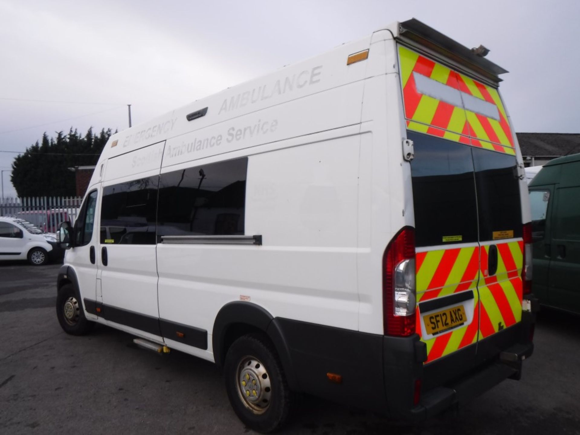 12 reg PEUGEOT BOXER 440 L4H3 HDI AMBULANCE, 1ST REG 03/12, TEST 03/18, 213744M NOT WARRANTED, V5 - Image 3 of 7