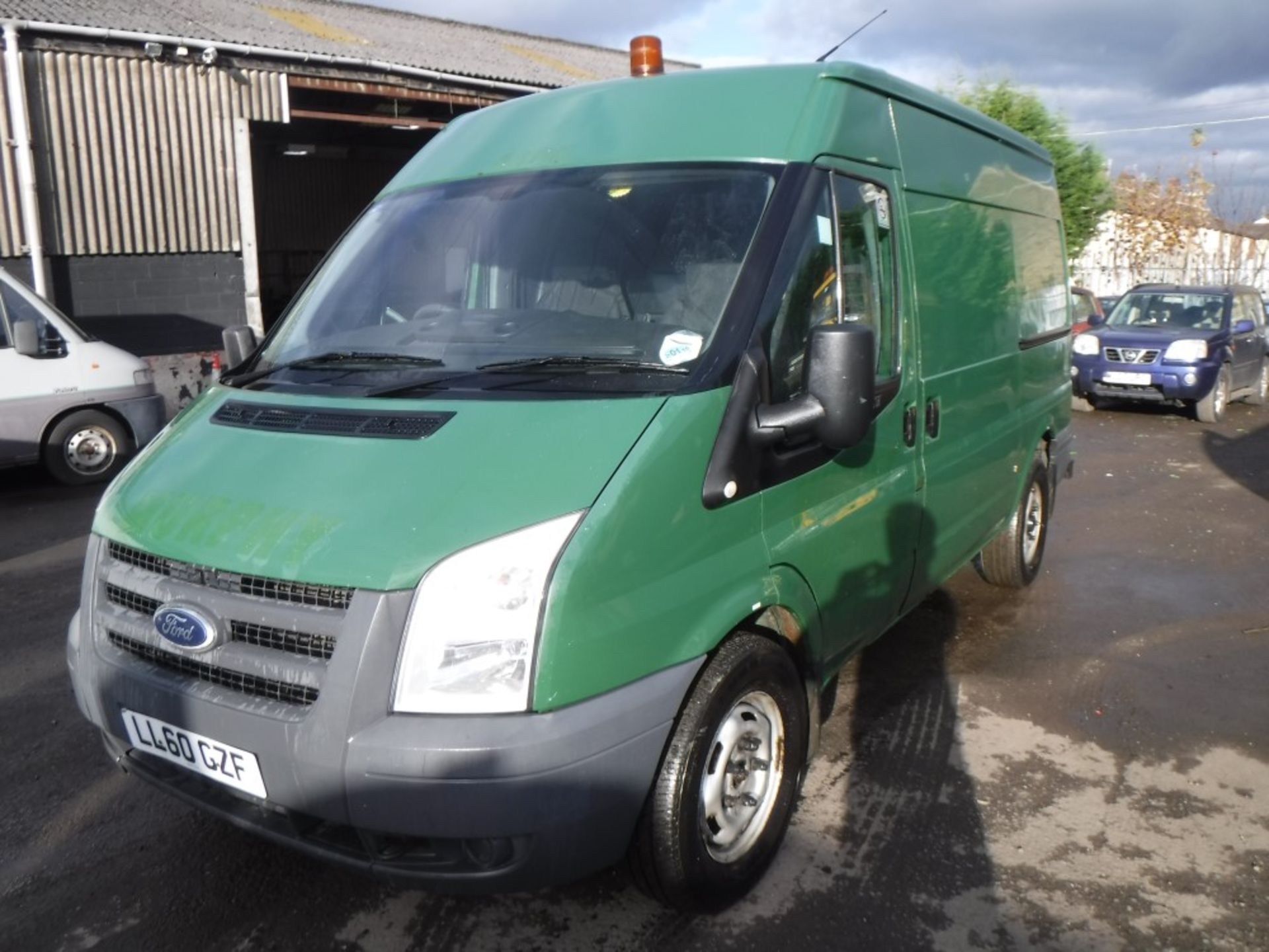 60 reg FORD TRANSIT 100 T350M RWD, 1ST REG 01/11, TEST 02/18, 240938M WARRANTED, V5 HERE, 1 OWNER - Image 2 of 5